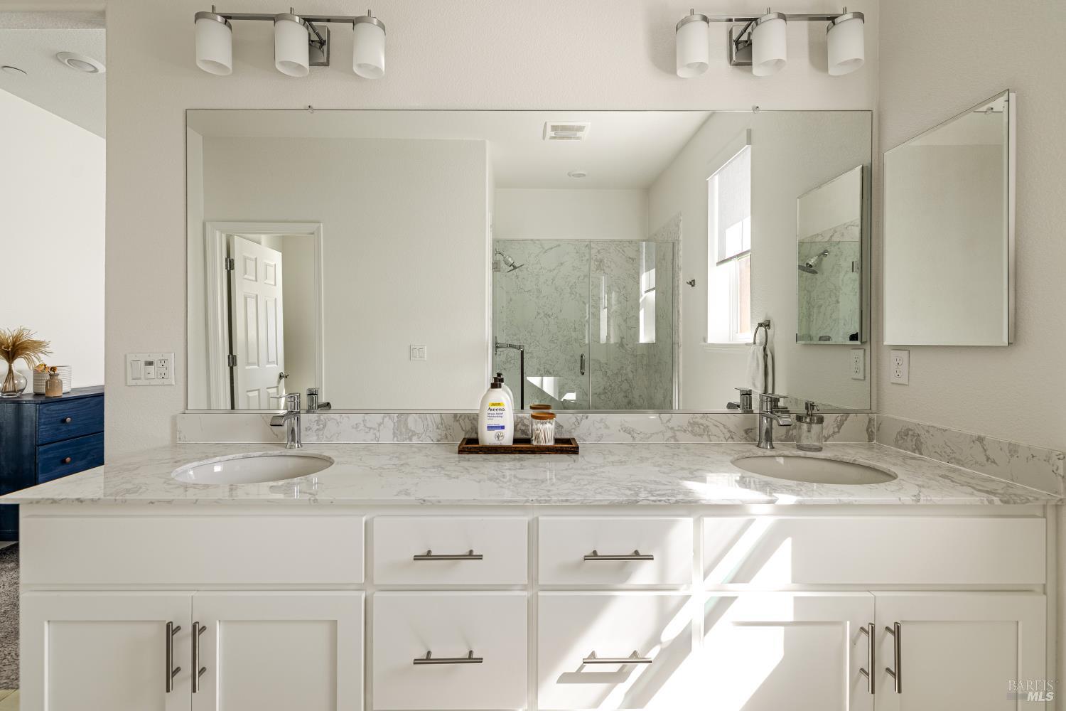 Detail Gallery Image 37 of 48 For 938 Fruit Stand Cir, Vacaville,  CA 95688 - 4 Beds | 4 Baths