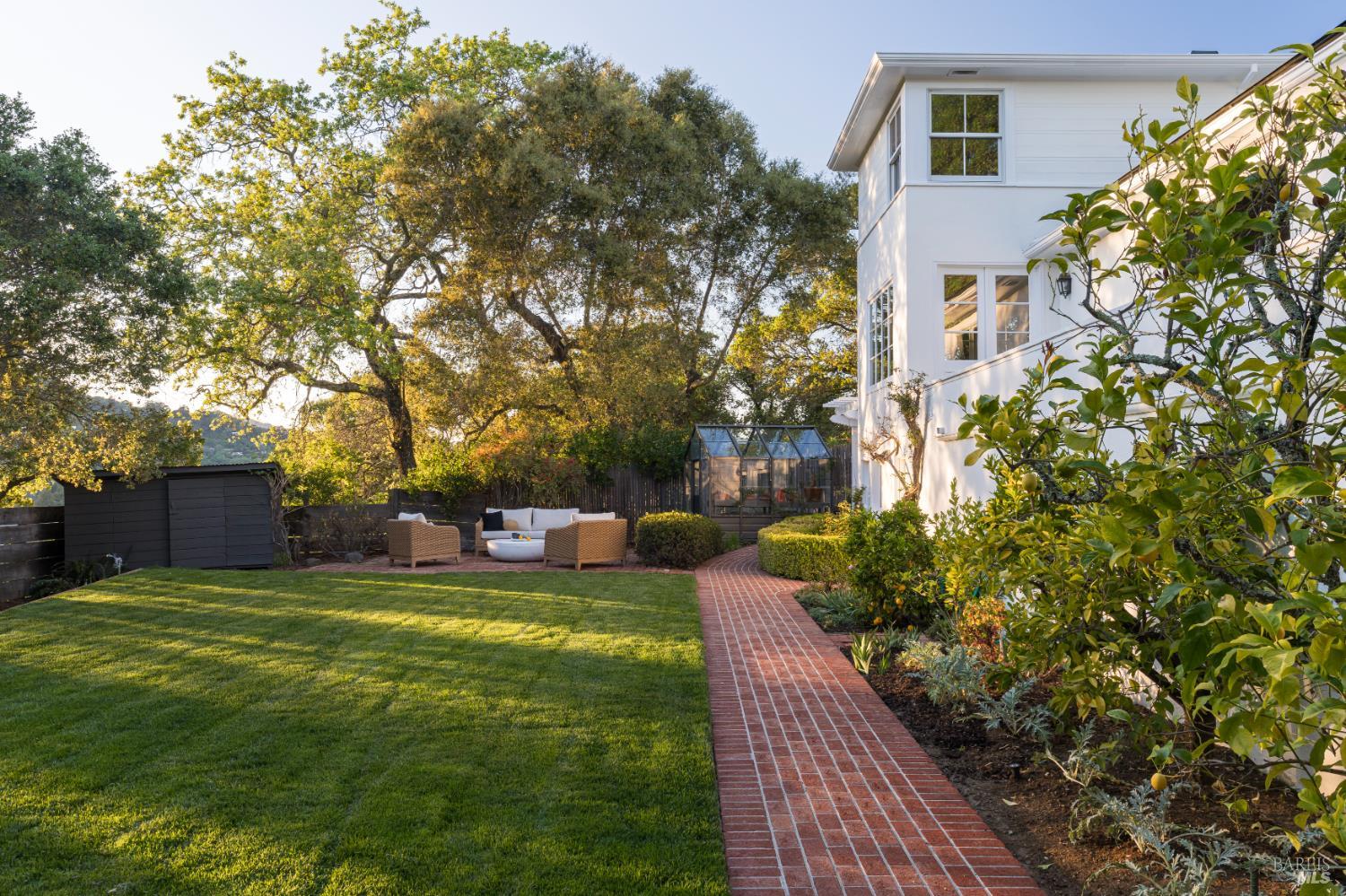 Detail Gallery Image 44 of 59 For 14 Skyland Way, Ross,  CA 94957 - 5 Beds | 4/1 Baths