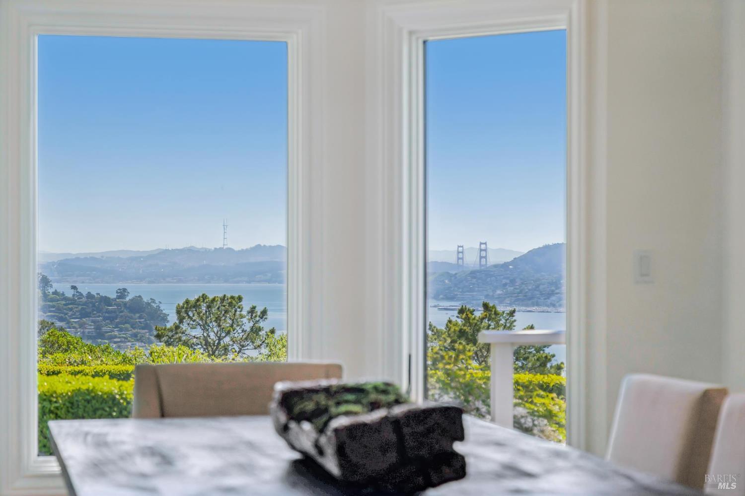 Detail Gallery Image 13 of 54 For 17 Tanfield Rd, Tiburon,  CA 94920 - 5 Beds | 5 Baths