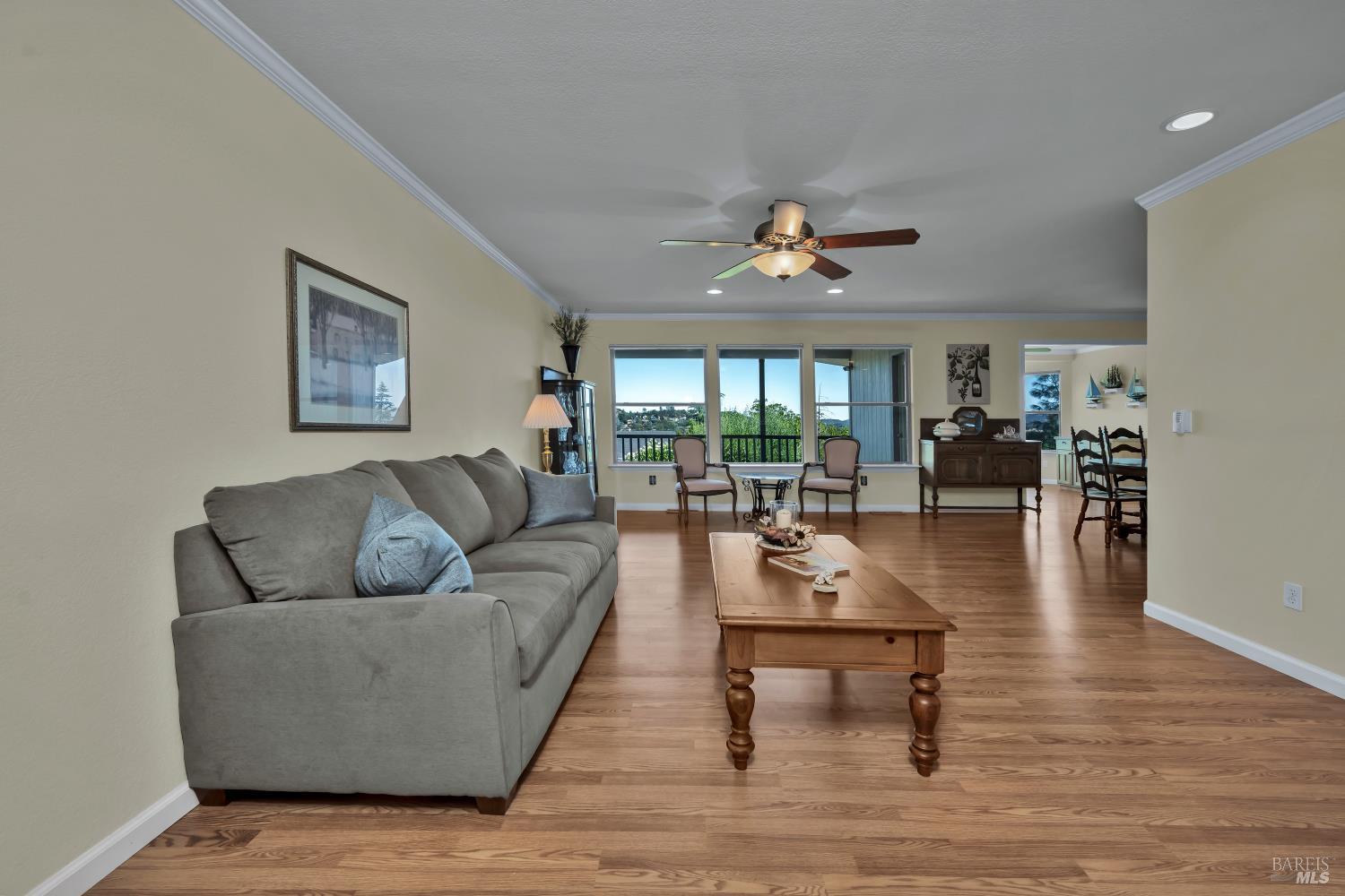 Detail Gallery Image 4 of 33 For 17120 Knollview Dr, Hidden Valley Lake,  CA 95467 - 3 Beds | 2 Baths