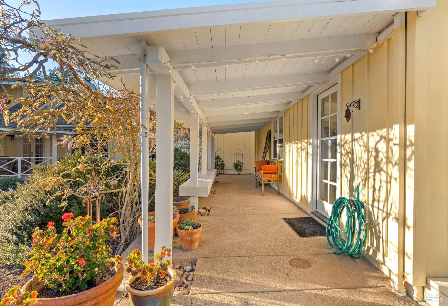 Detail Gallery Image 25 of 47 For 1245 Castle Rd, Sonoma,  CA 95476 - 2 Beds | 4/1 Baths