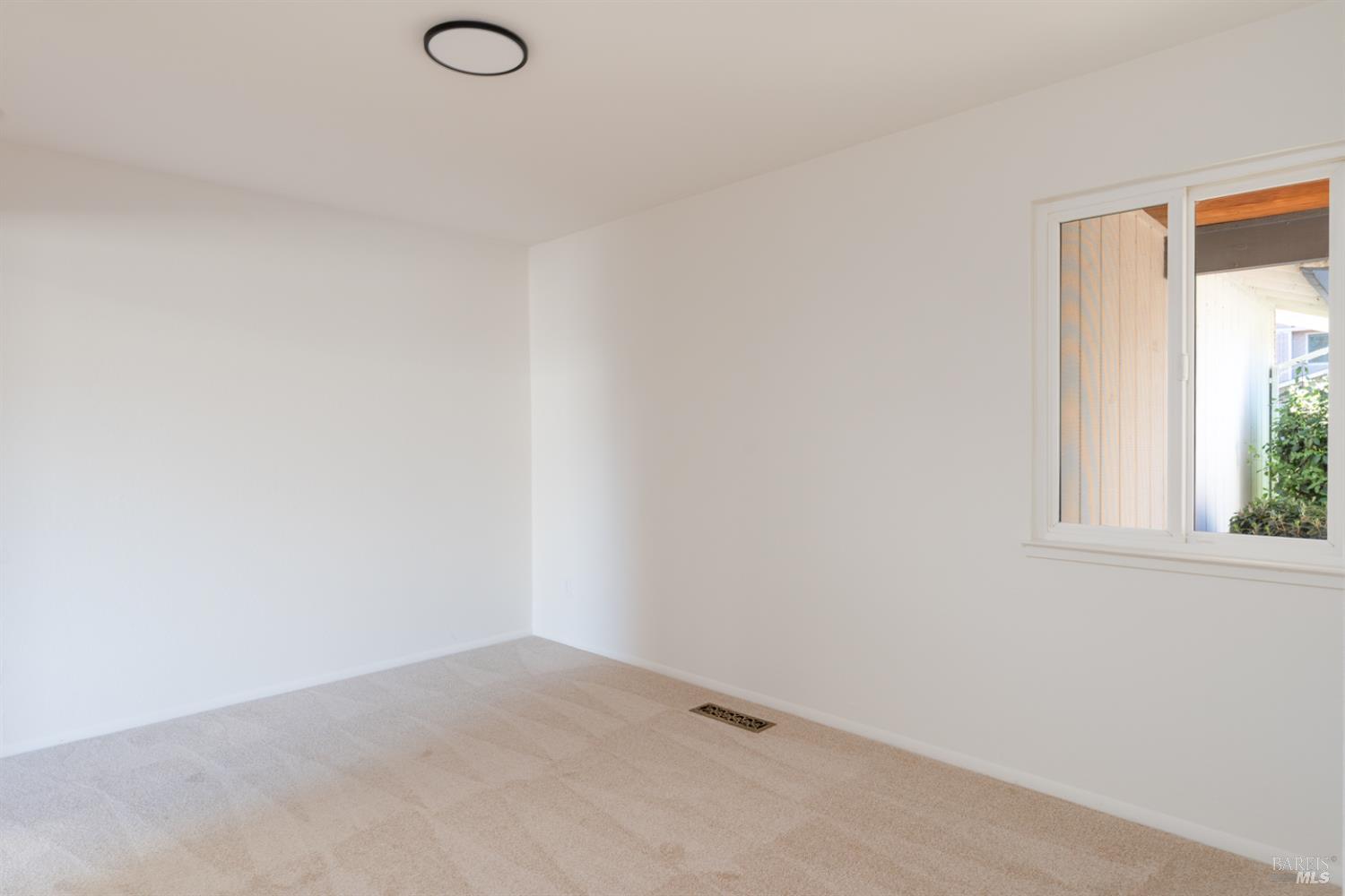 Detail Gallery Image 8 of 29 For 1339 Laurel Ave, Ukiah,  CA 95482 - 3 Beds | 2 Baths