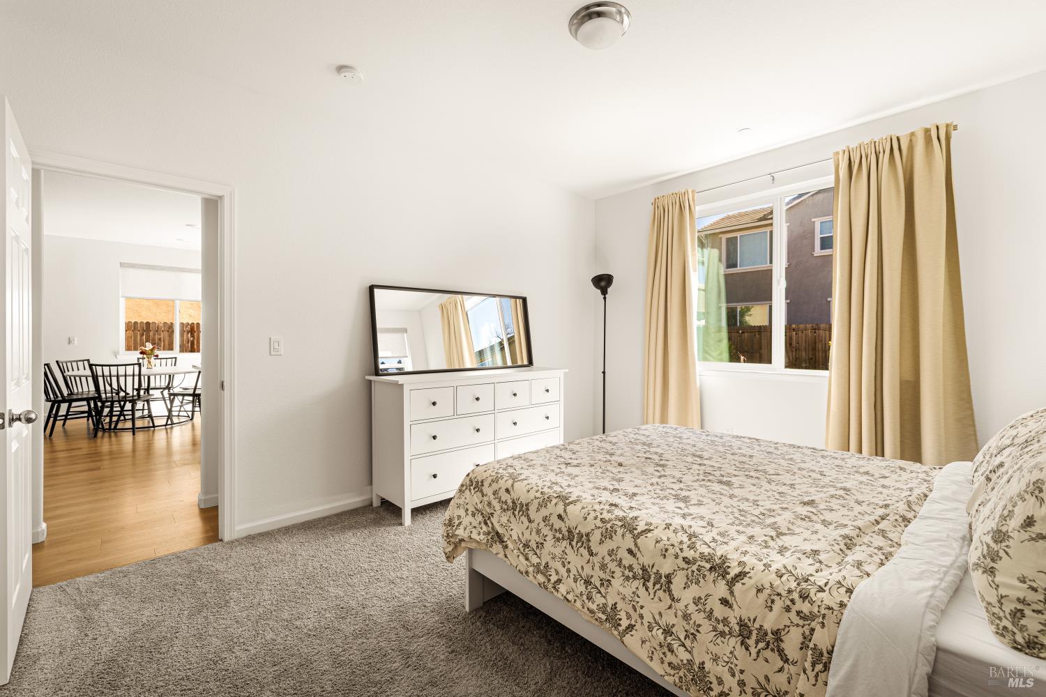 Detail Gallery Image 22 of 48 For 938 Fruit Stand Cir, Vacaville,  CA 95688 - 4 Beds | 4 Baths