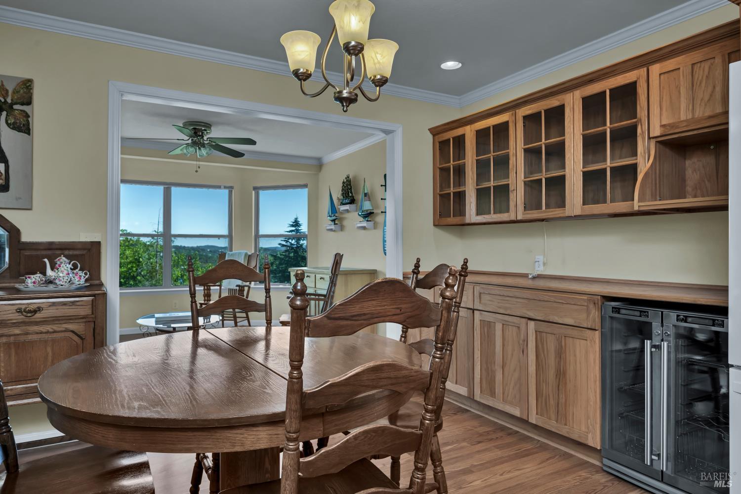 Detail Gallery Image 8 of 33 For 17120 Knollview Dr, Hidden Valley Lake,  CA 95467 - 3 Beds | 2 Baths