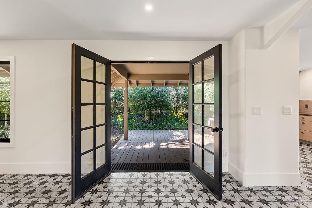 Detail Gallery Image 12 of 58 For 549 Catherine Ct, Santa Rosa,  CA 95409 - 3 Beds | 2/1 Baths