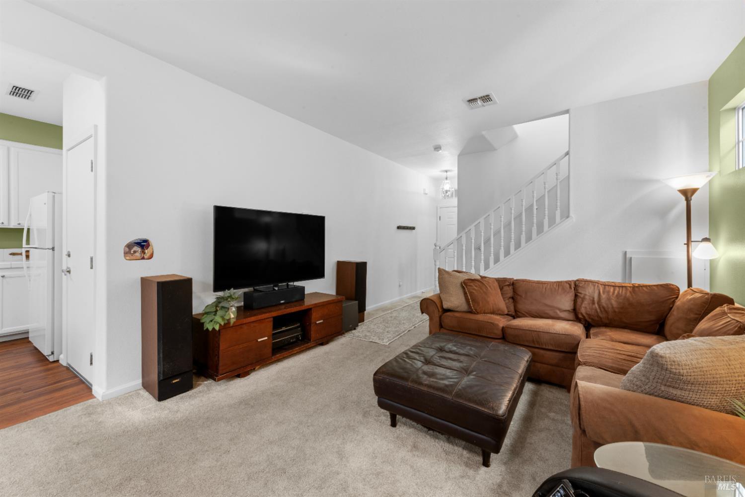 Detail Gallery Image 8 of 24 For 1028 Addison Cir, Petaluma,  CA 94952 - 3 Beds | 2/1 Baths