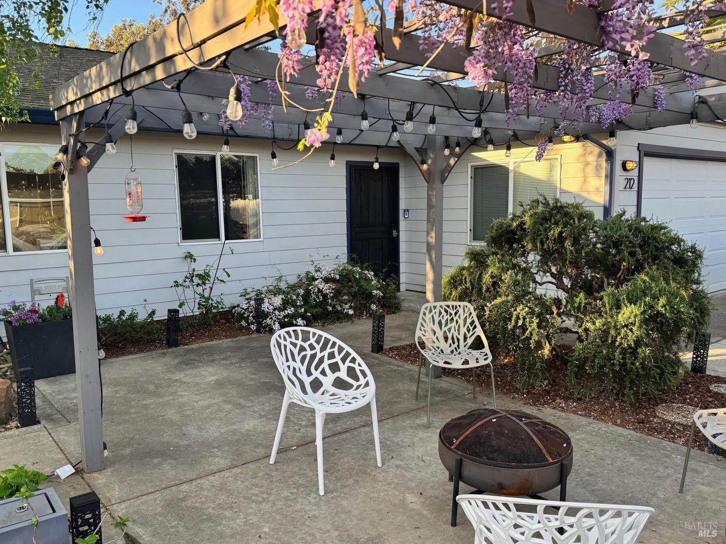 Detail Gallery Image 6 of 87 For 212 Eaton Ct, Benicia,  CA 94510 - 3 Beds | 2 Baths