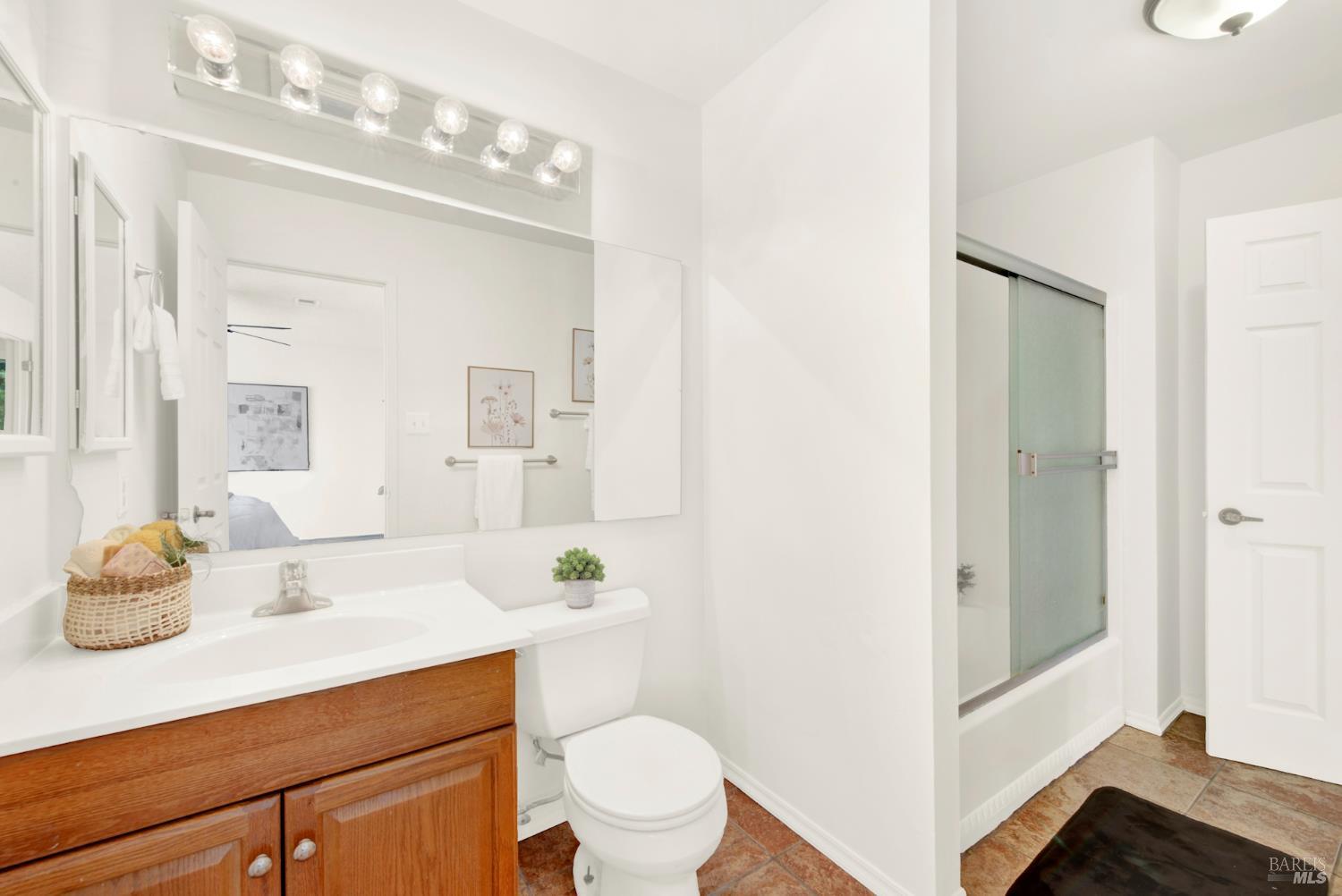 Detail Gallery Image 21 of 36 For 460 Turner Dr, Benicia,  CA 94510 - 3 Beds | 1/1 Baths