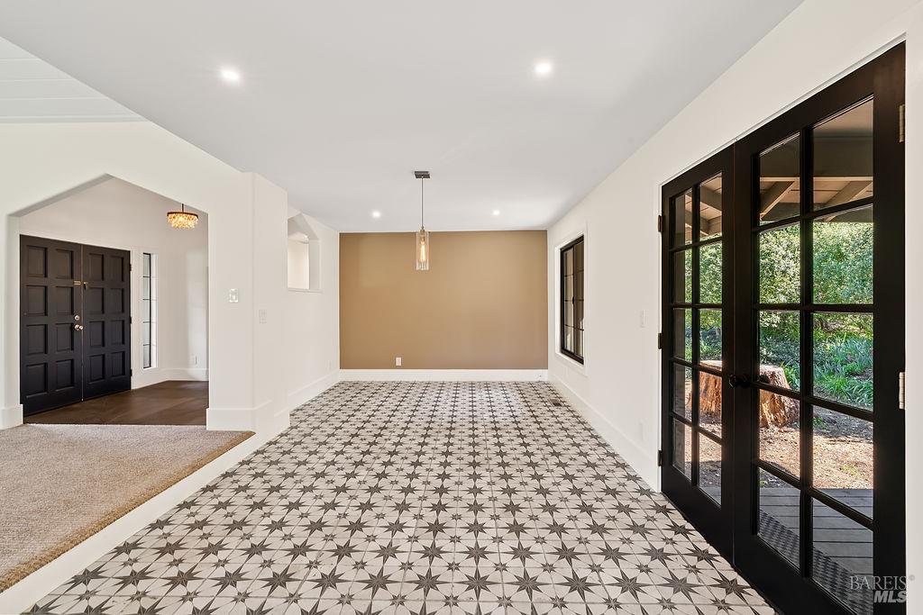 Detail Gallery Image 10 of 58 For 549 Catherine Ct, Santa Rosa,  CA 95409 - 3 Beds | 2/1 Baths