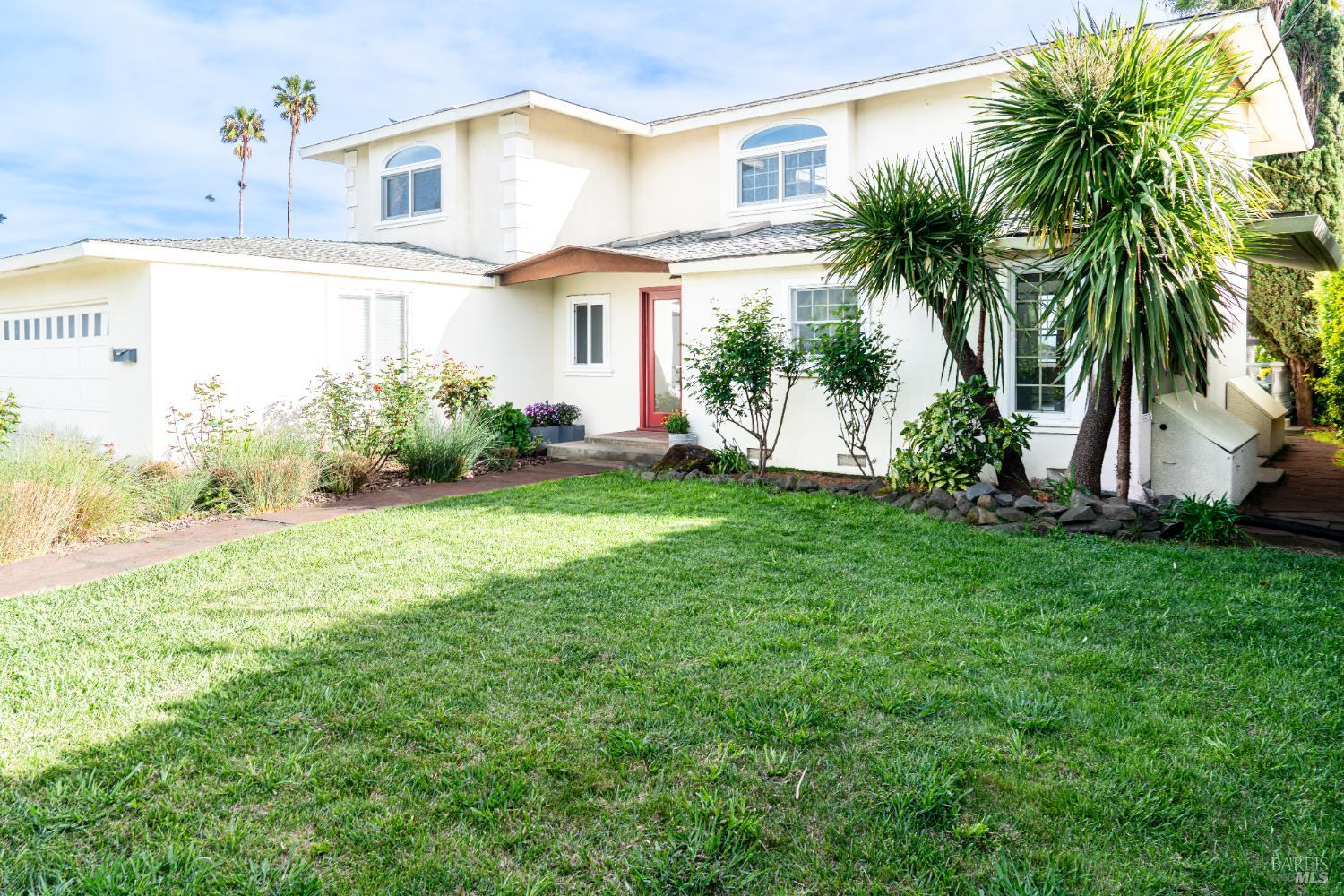 Detail Gallery Image 5 of 79 For 124 Montego Key, Novato,  CA 94949 - 4 Beds | 3 Baths