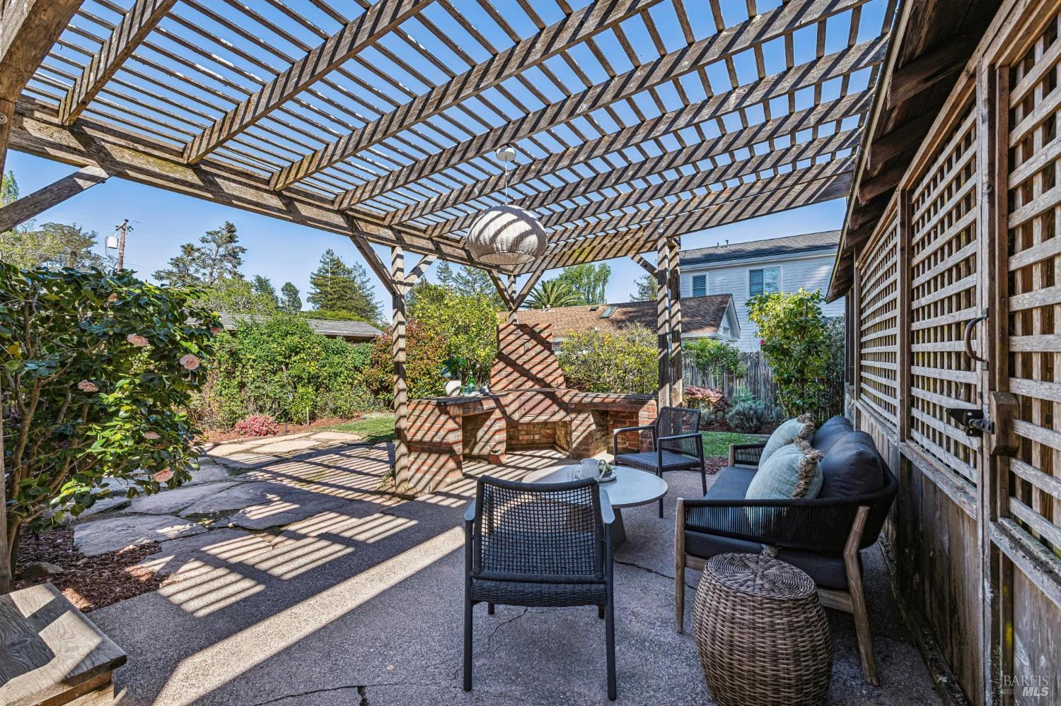 Detail Gallery Image 23 of 34 For 203 Scott St, Mill Valley,  CA 94941 - 3 Beds | 1 Baths
