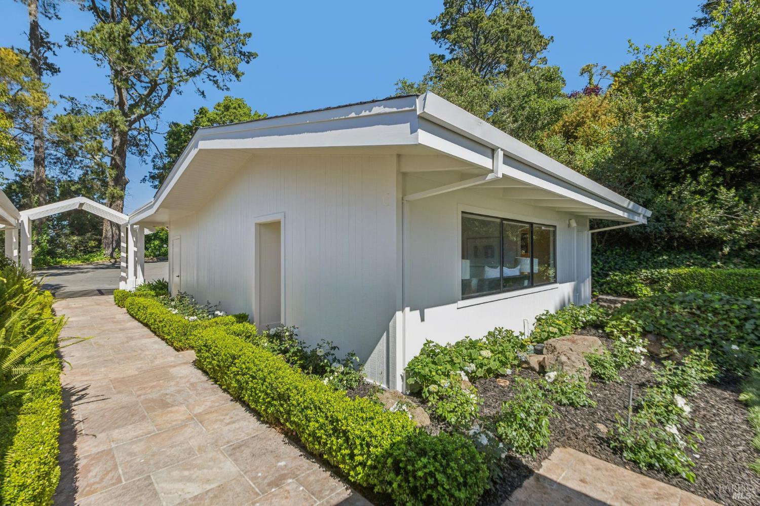 Detail Gallery Image 35 of 54 For 17 Tanfield Rd, Tiburon,  CA 94920 - 5 Beds | 5 Baths