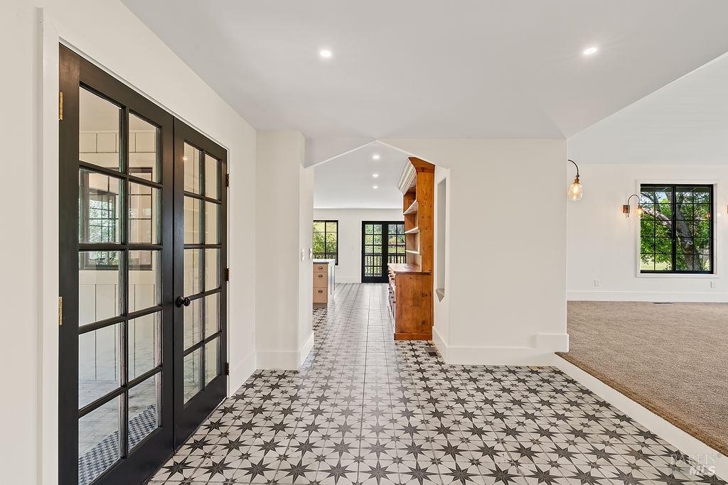 Detail Gallery Image 13 of 58 For 549 Catherine Ct, Santa Rosa,  CA 95409 - 3 Beds | 2/1 Baths