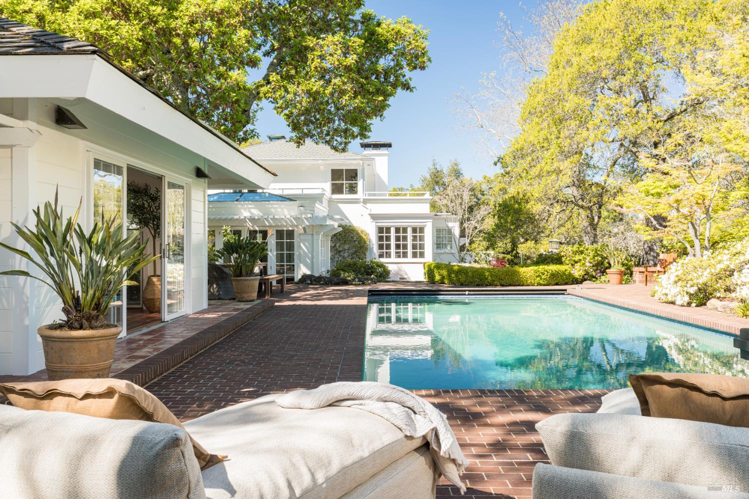 Detail Gallery Image 35 of 59 For 14 Skyland Way, Ross,  CA 94957 - 5 Beds | 4/1 Baths