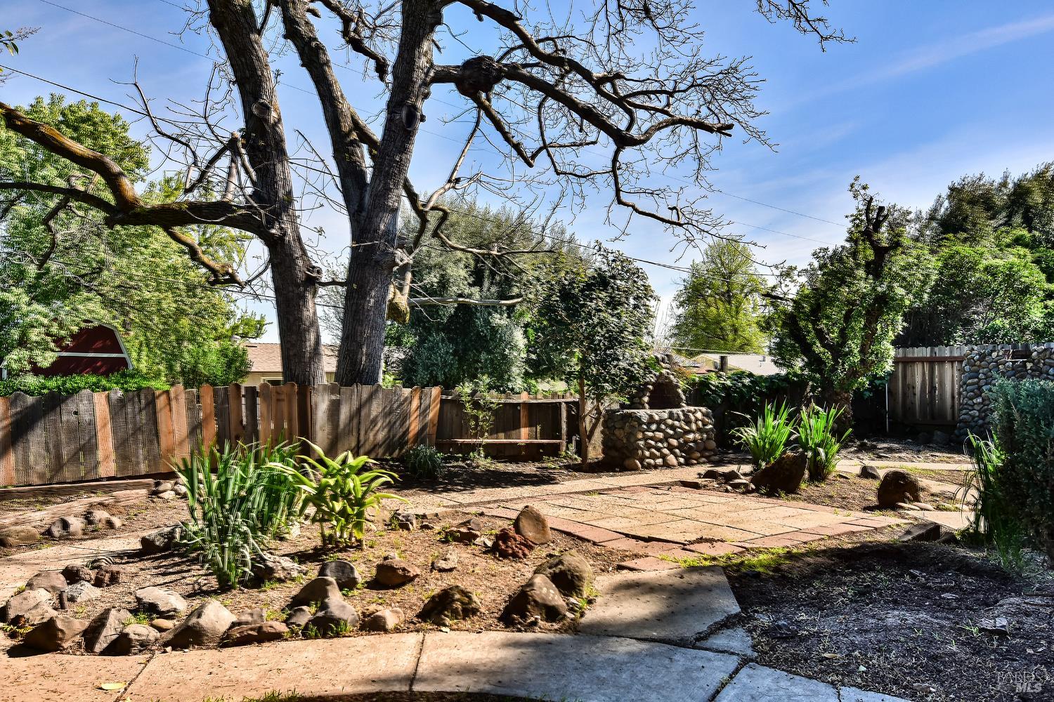 Detail Gallery Image 13 of 13 For 418 Nut Tree Rd, Vacaville,  CA 95687 - 3 Beds | 3 Baths