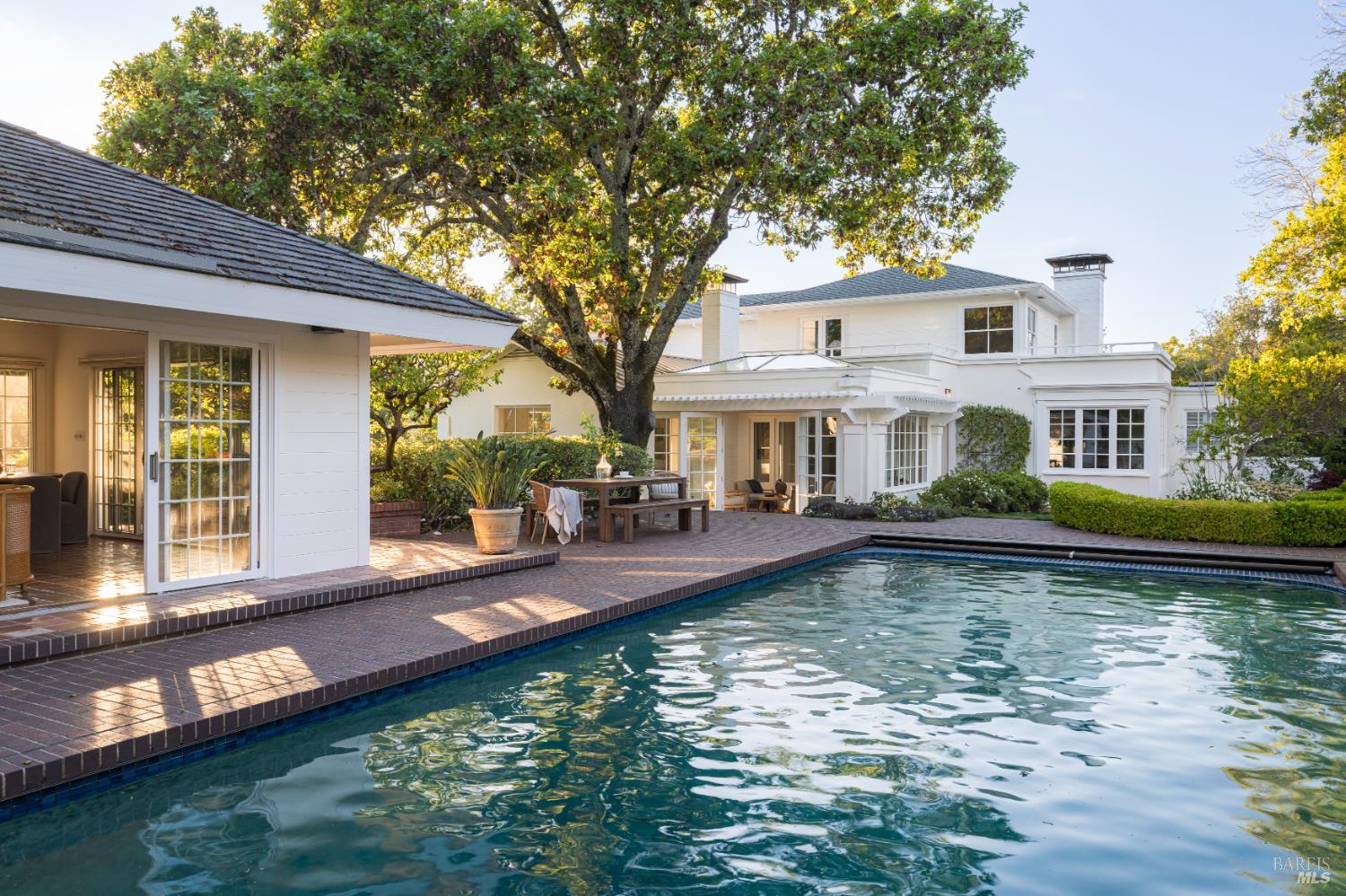 Detail Gallery Image 33 of 59 For 14 Skyland Way, Ross,  CA 94957 - 5 Beds | 4/1 Baths