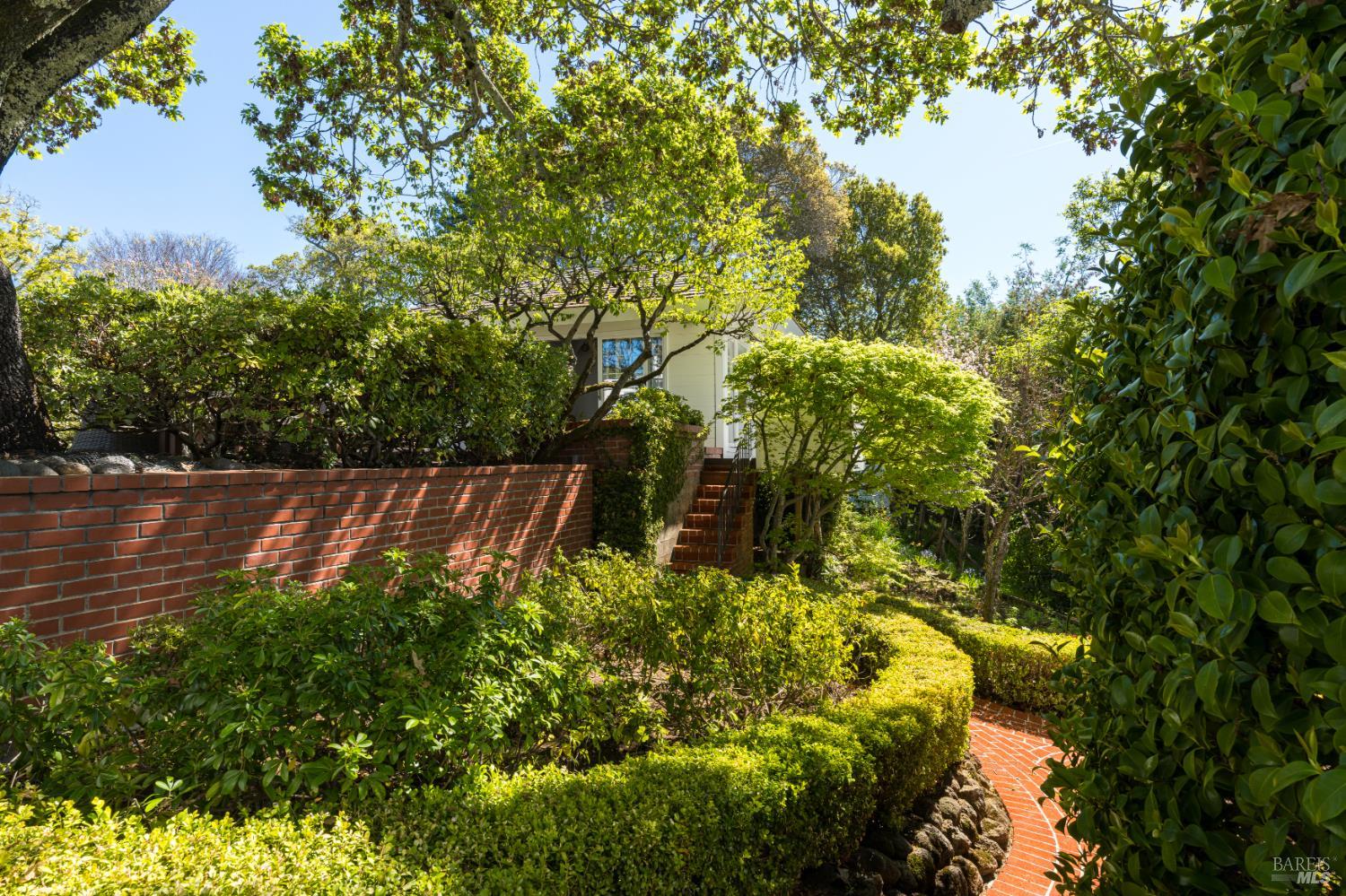 Detail Gallery Image 54 of 59 For 14 Skyland Way, Ross,  CA 94957 - 5 Beds | 4/1 Baths