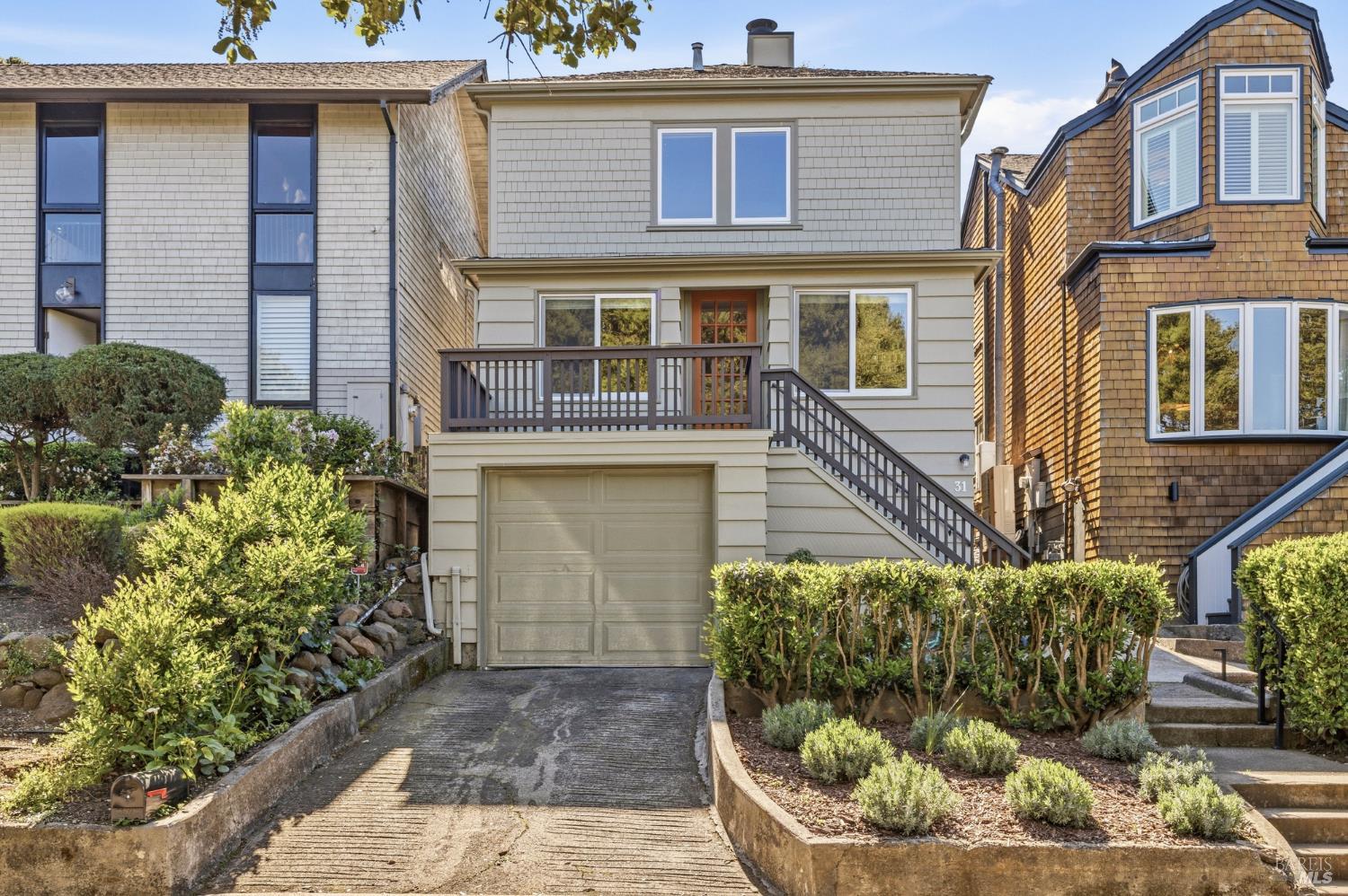 Detail Gallery Image 2 of 45 For 31 Acacia Ave, Belvedere,  CA 94920 - 3 Beds | 1 Baths