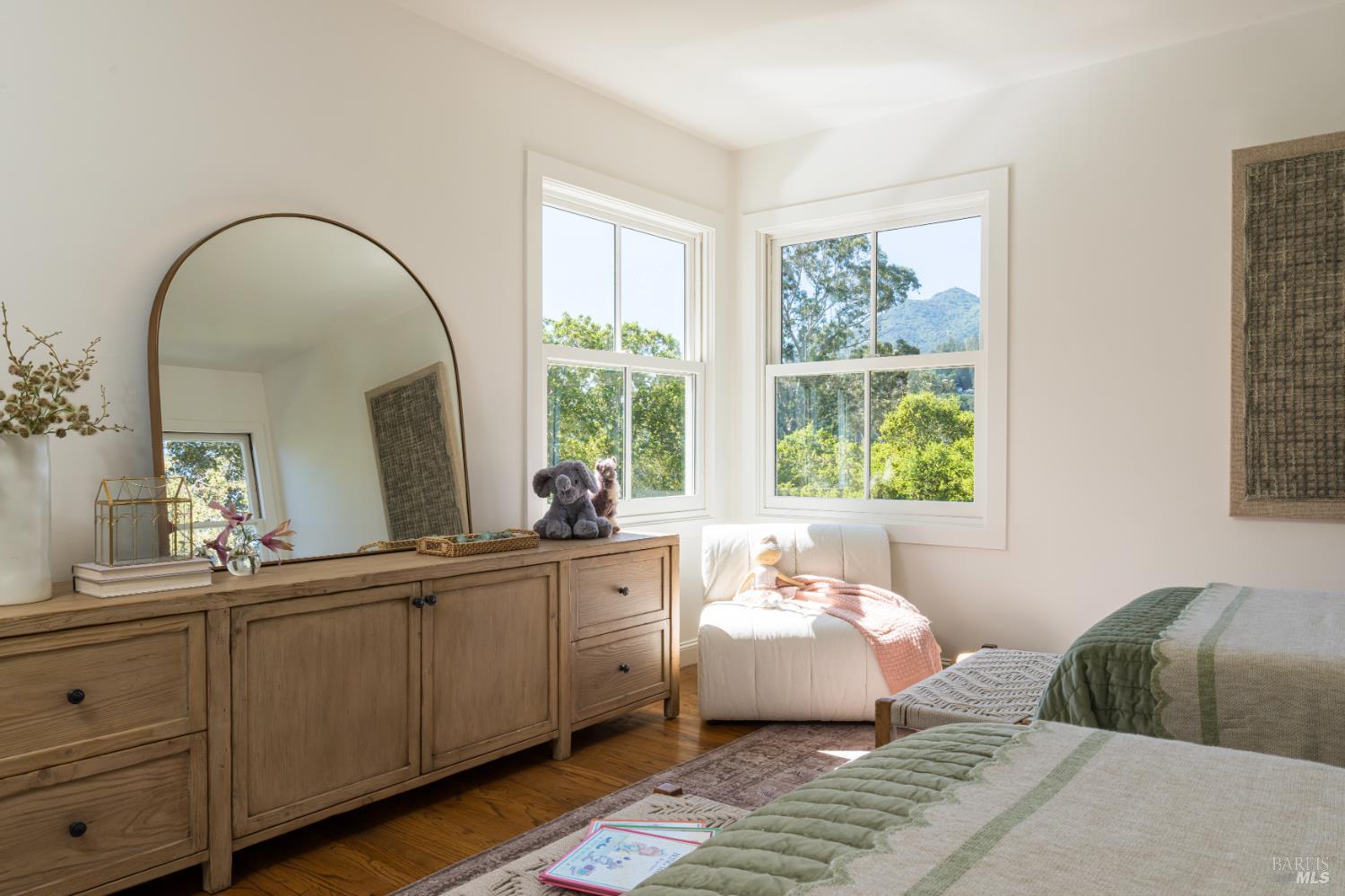 Detail Gallery Image 30 of 59 For 14 Skyland Way, Ross,  CA 94957 - 5 Beds | 4/1 Baths