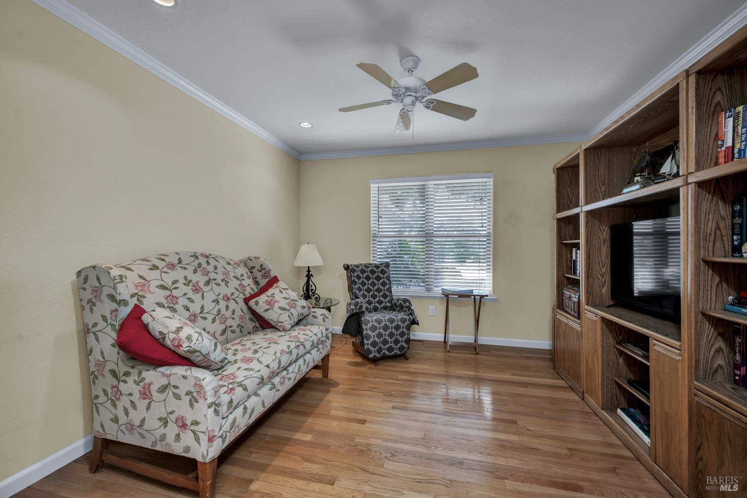 Detail Gallery Image 12 of 33 For 17120 Knollview Dr, Hidden Valley Lake,  CA 95467 - 3 Beds | 2 Baths