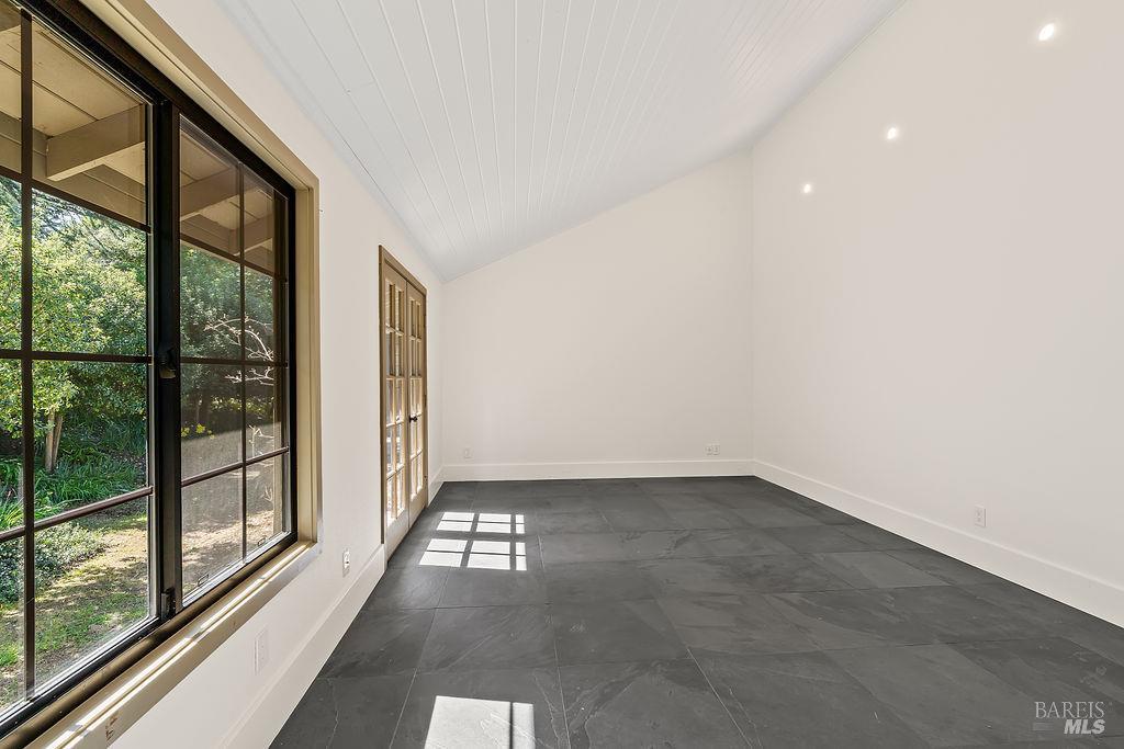 Detail Gallery Image 41 of 58 For 549 Catherine Ct, Santa Rosa,  CA 95409 - 3 Beds | 2/1 Baths