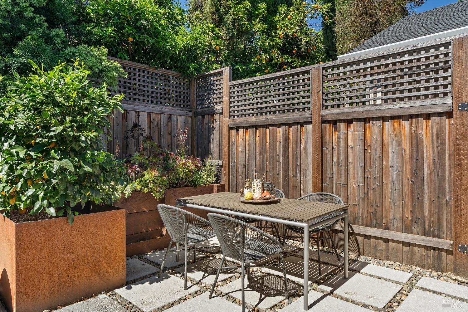 Detail Gallery Image 13 of 38 For 346 Piper St, Healdsburg,  CA 95448 - 2 Beds | 1/1 Baths