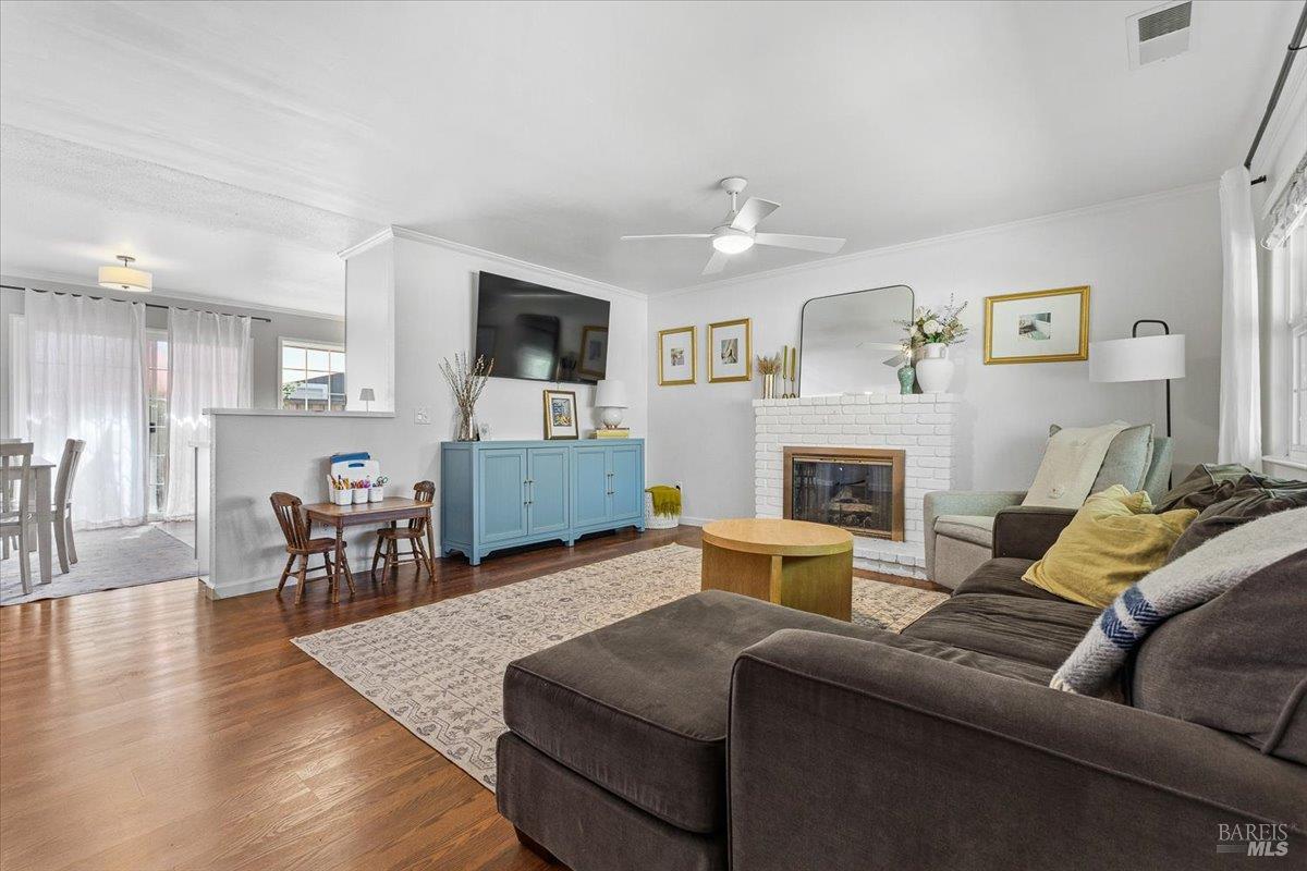 Detail Gallery Image 4 of 25 For 6900 Montecito Blvd, Santa Rosa,  CA 95409 - 3 Beds | 2 Baths