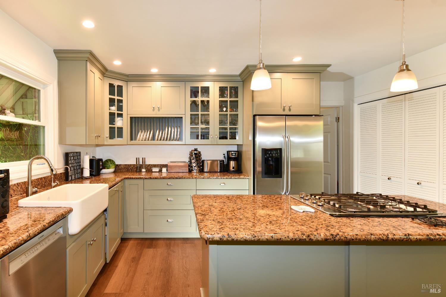 Detail Gallery Image 14 of 31 For 4 Ramona Ave, Napa,  CA 94559 - 3 Beds | 2 Baths