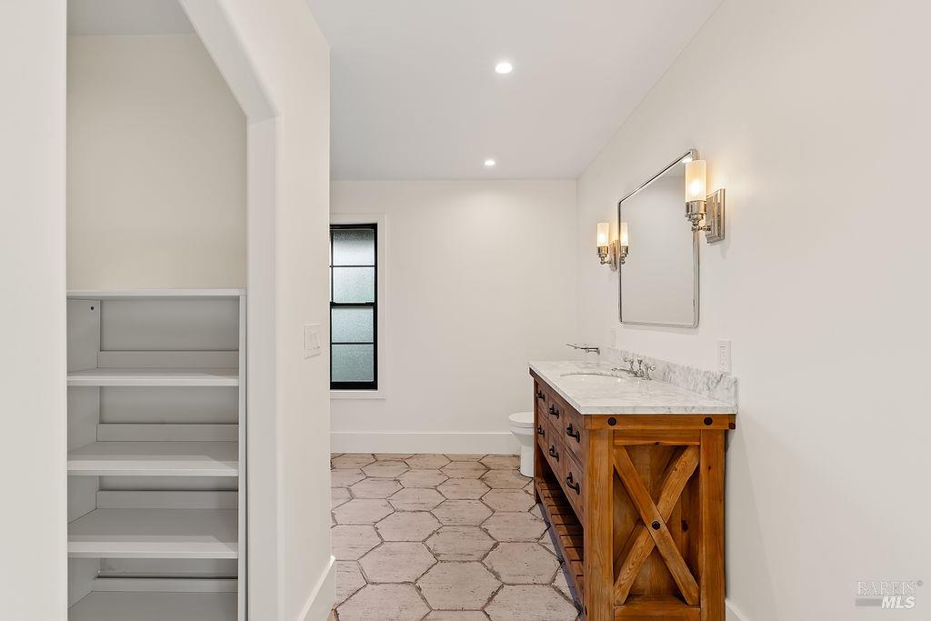 Detail Gallery Image 44 of 58 For 549 Catherine Ct, Santa Rosa,  CA 95409 - 3 Beds | 2/1 Baths