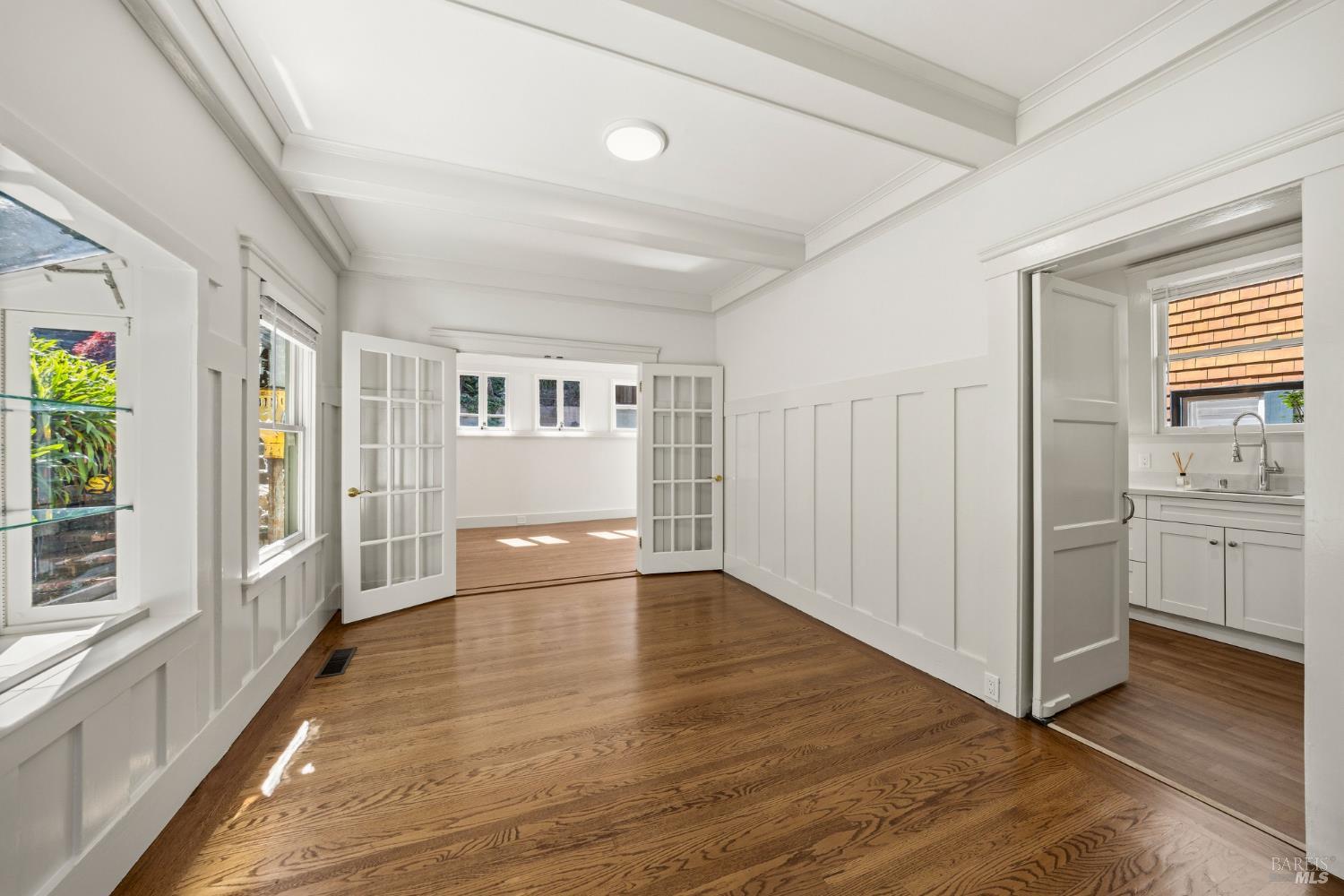 Detail Gallery Image 15 of 45 For 31 Acacia Ave, Belvedere,  CA 94920 - 3 Beds | 1 Baths