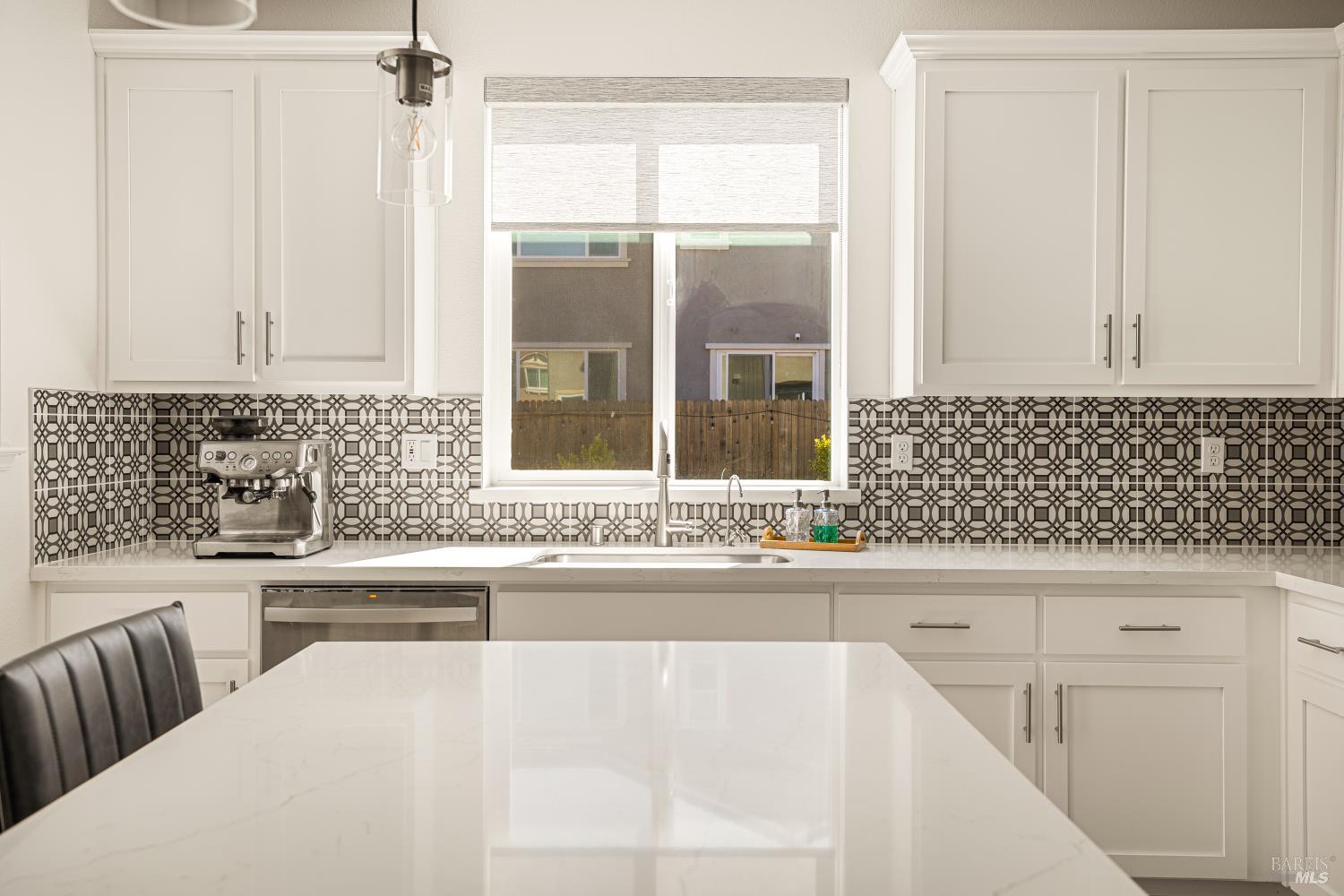 Detail Gallery Image 19 of 48 For 938 Fruit Stand Cir, Vacaville,  CA 95688 - 4 Beds | 4 Baths