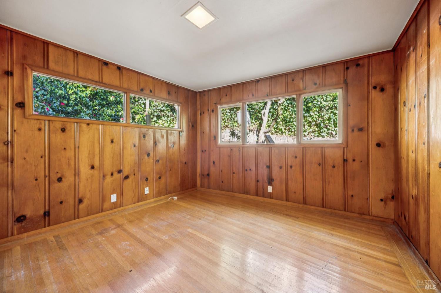 Detail Gallery Image 18 of 50 For 141 Edison Ave, Corte Madera,  CA 94925 - 2 Beds | 1/1 Baths