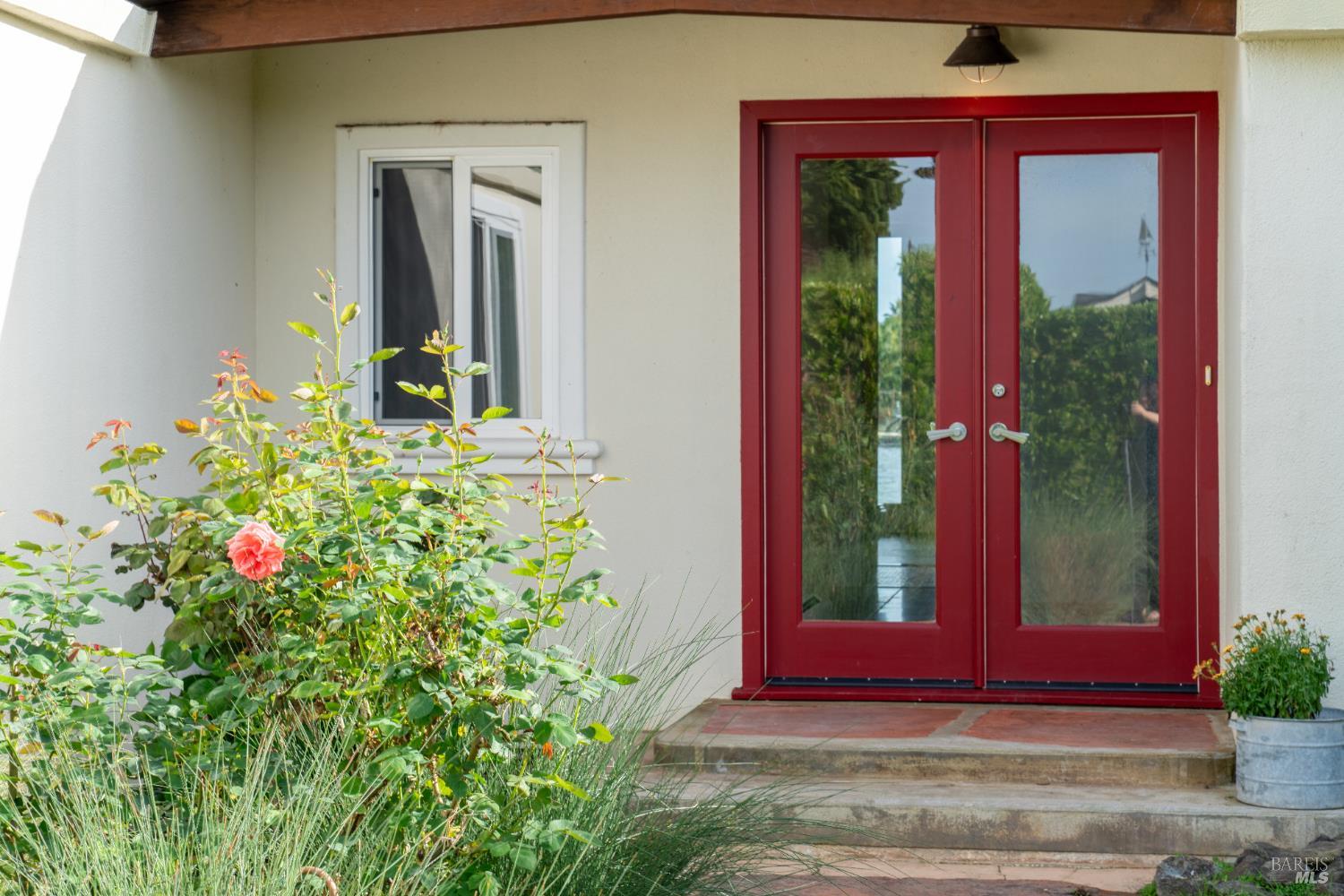 Detail Gallery Image 6 of 79 For 124 Montego Key, Novato,  CA 94949 - 4 Beds | 3 Baths