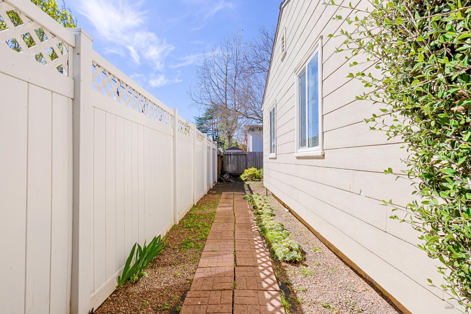 Detail Gallery Image 15 of 22 For 182 Torzelli Ln, Santa Rosa,  CA 95407 - – Beds | – Baths