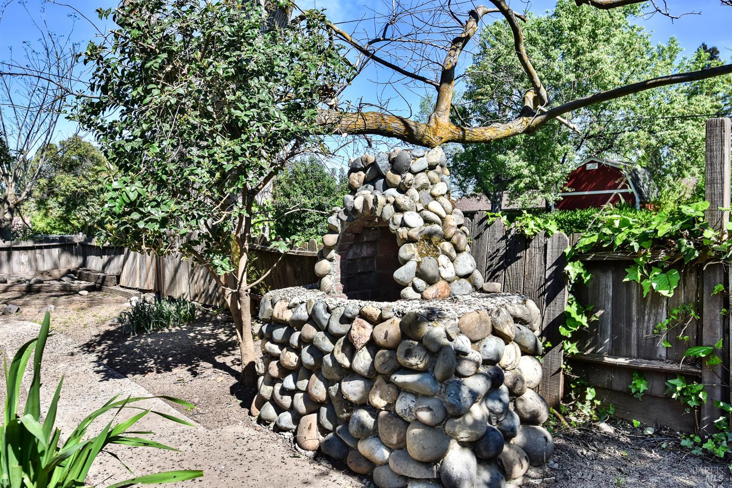 Detail Gallery Image 11 of 13 For 418 Nut Tree Rd, Vacaville,  CA 95687 - 3 Beds | 3 Baths