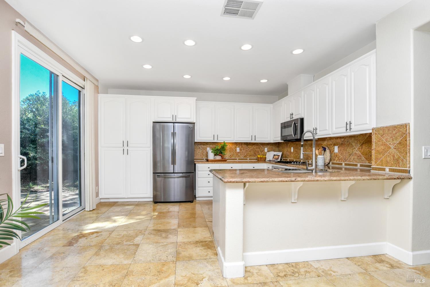 Detail Gallery Image 12 of 34 For 118 Refosco Ct, Vacaville,  CA 95687 - 4 Beds | 2/1 Baths