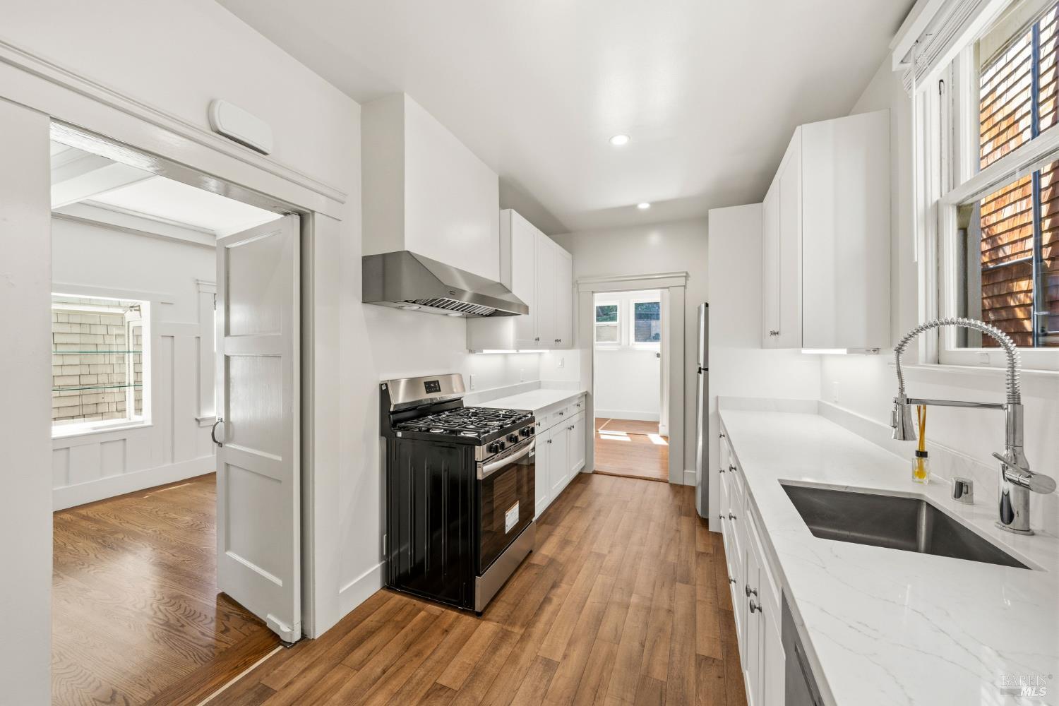 Detail Gallery Image 23 of 45 For 31 Acacia Ave, Belvedere,  CA 94920 - 3 Beds | 1 Baths