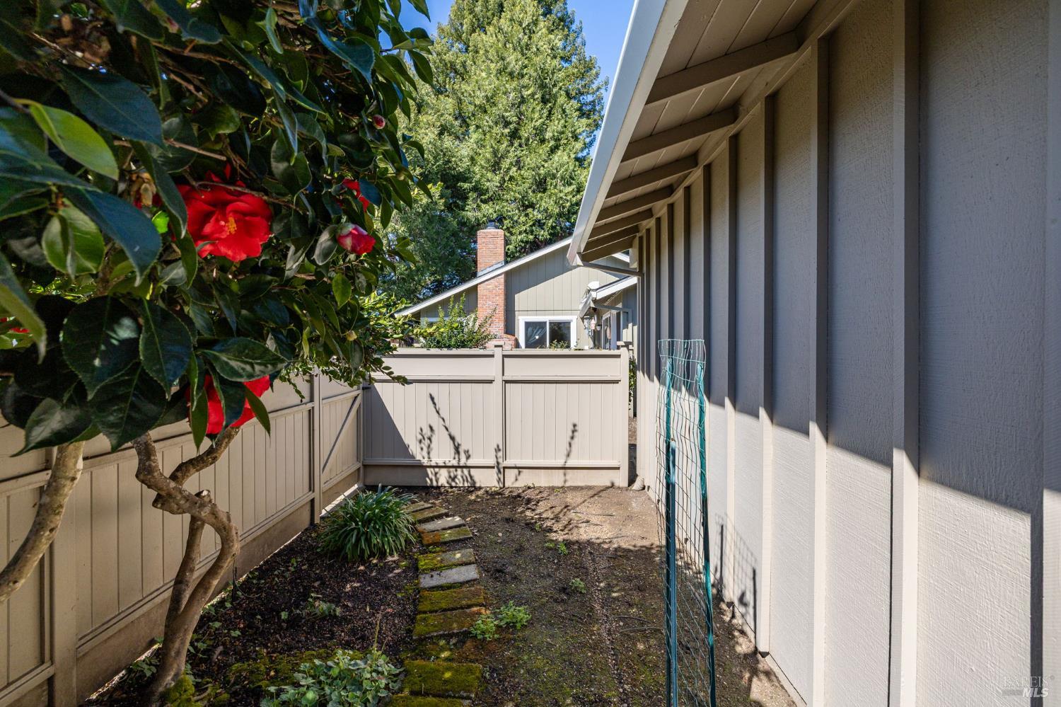 Detail Gallery Image 35 of 46 For 96 Aspen Meadows Cir, Santa Rosa,  CA 95409 - 3 Beds | 2 Baths