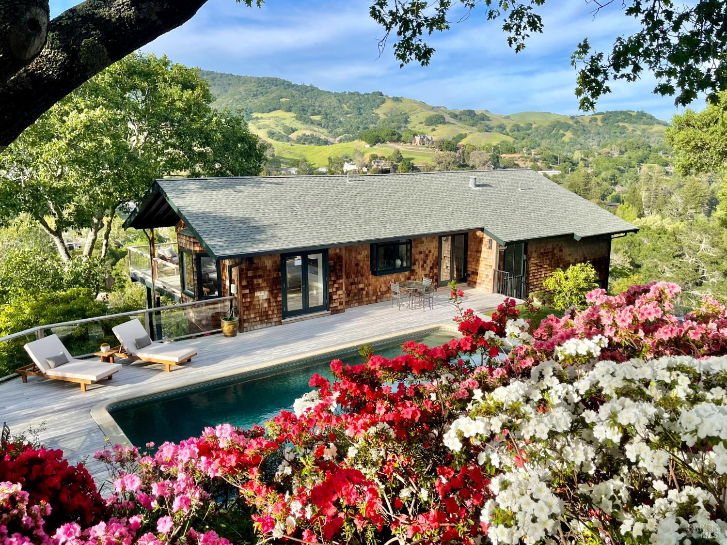 Detail Gallery Image 40 of 49 For 16 Dutch Valley Ln, San Anselmo,  CA 94960 - 4 Beds | 2 Baths