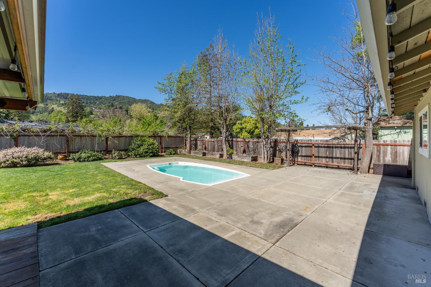 Detail Gallery Image 27 of 28 For 80 Whitmore Ln, Ukiah,  CA 95482 - 3 Beds | 2 Baths