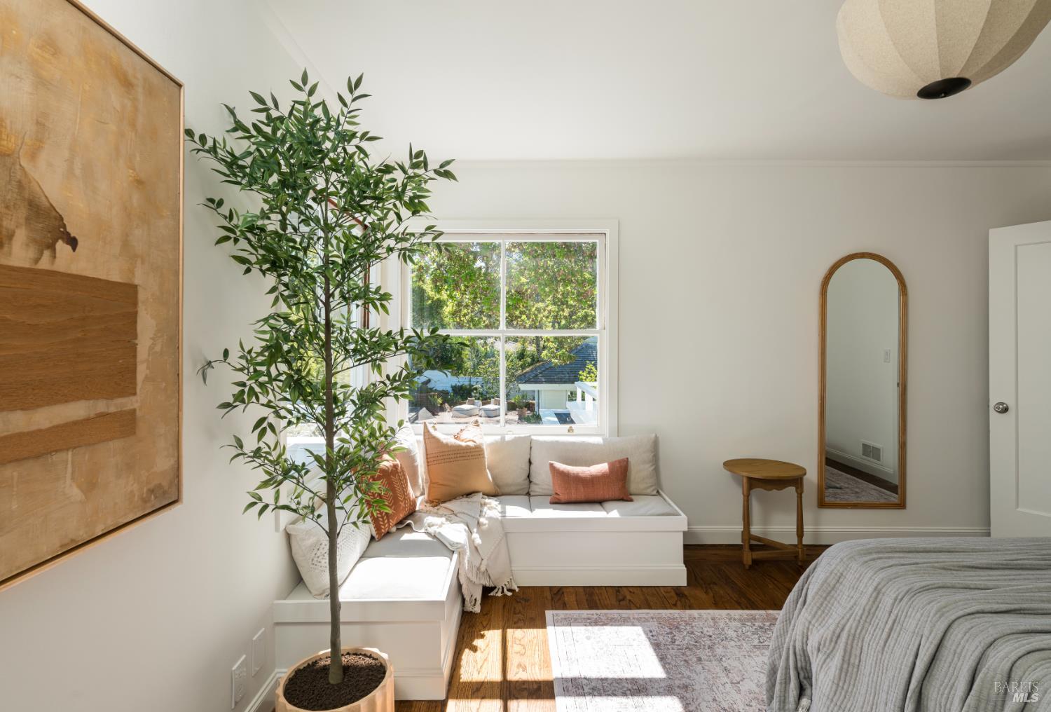 Detail Gallery Image 27 of 59 For 14 Skyland Way, Ross,  CA 94957 - 5 Beds | 4/1 Baths