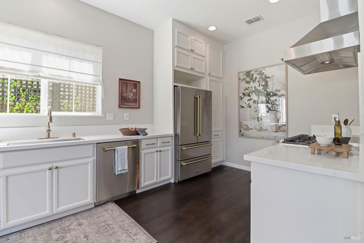 Detail Gallery Image 18 of 54 For 1043 Allen St, Petaluma,  CA 94954 - 4 Beds | 2 Baths