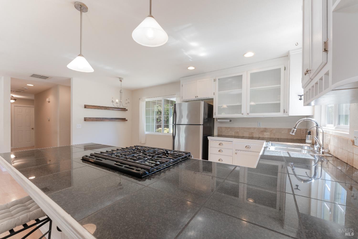 Detail Gallery Image 8 of 28 For 80 Whitmore Ln, Ukiah,  CA 95482 - 3 Beds | 2 Baths