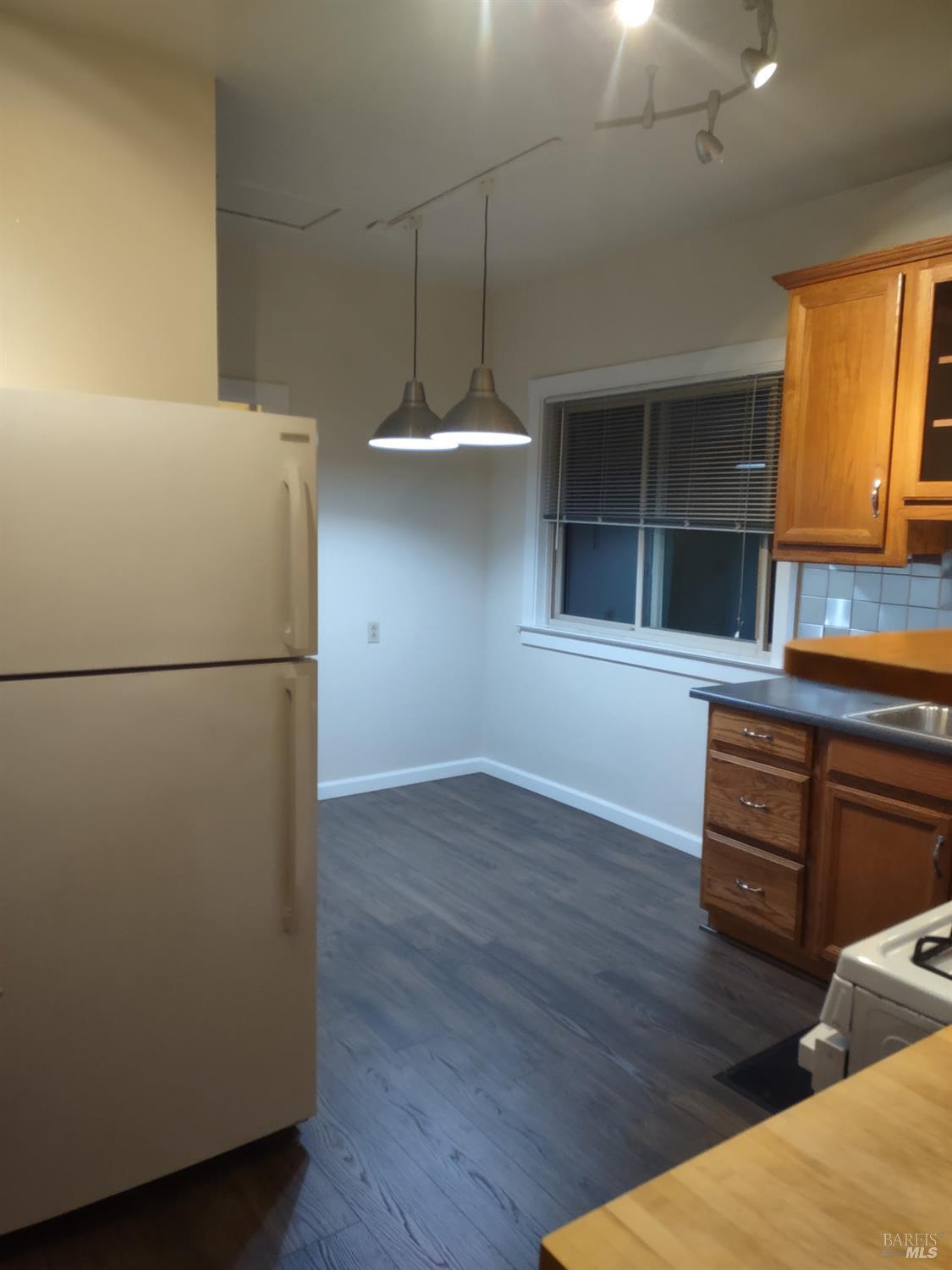 Detail Gallery Image 7 of 23 For 16 Frances St, San Rafael,  CA 94901 - 3 Beds | 1 Baths