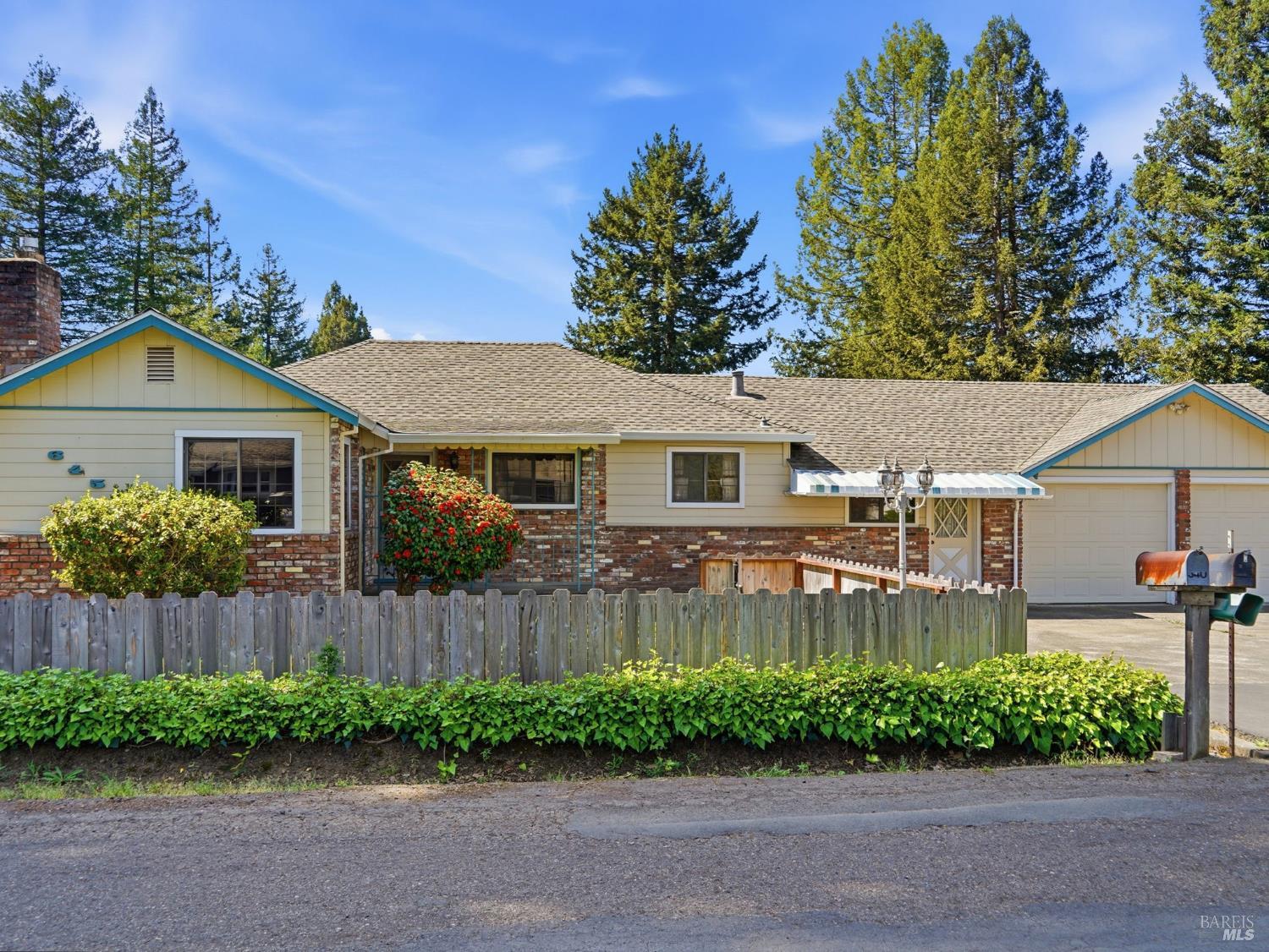 Detail Gallery Image 6 of 57 For 645 Speers Rd, Santa Rosa,  CA 95409 - 3 Beds | 2/1 Baths