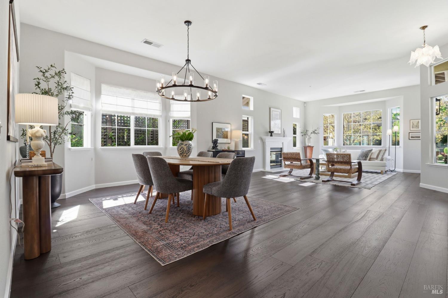 Detail Gallery Image 20 of 54 For 1043 Allen St, Petaluma,  CA 94954 - 4 Beds | 2 Baths