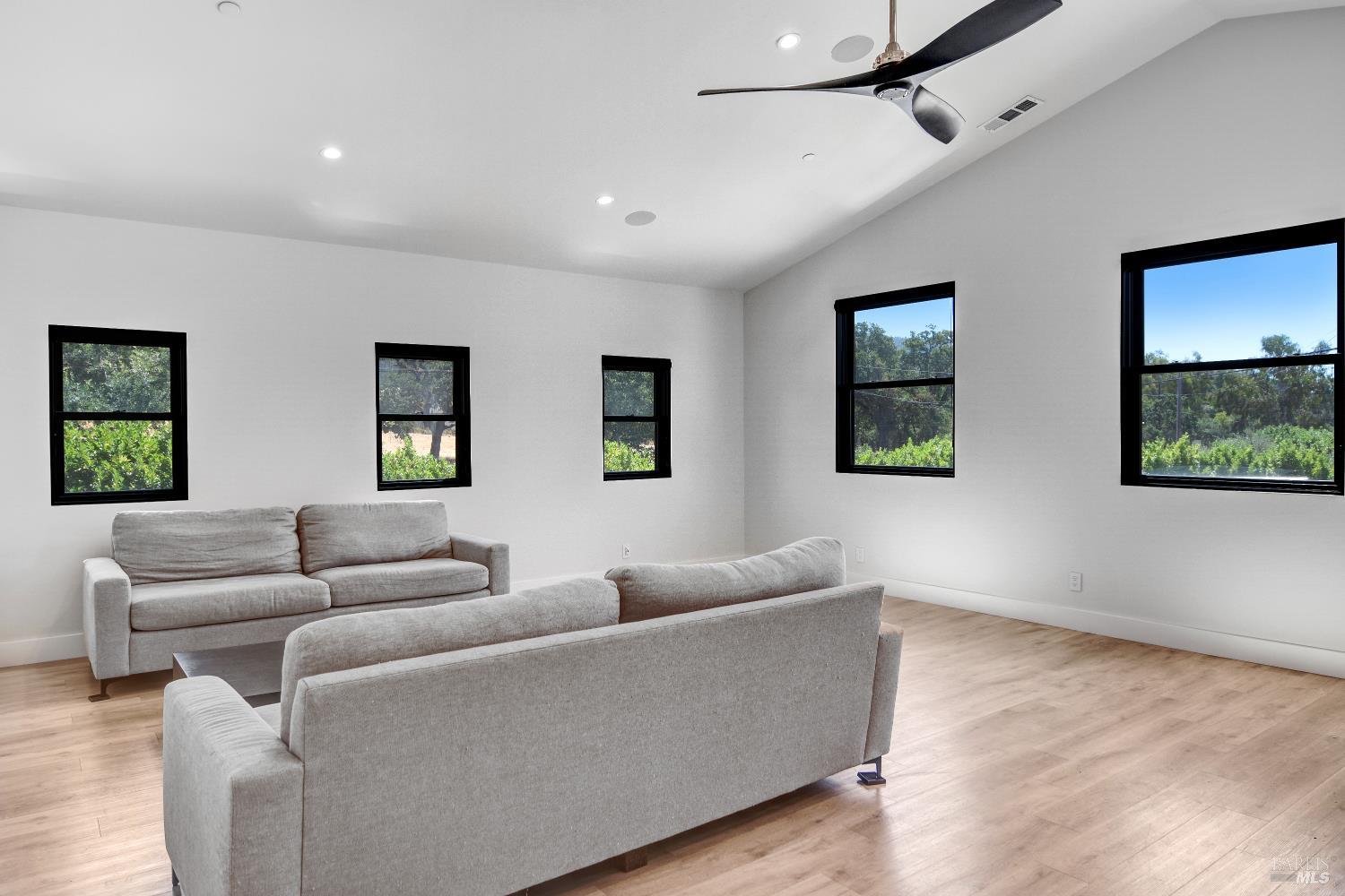 Detail Gallery Image 35 of 64 For 85 W Trinity Rd, Glen Ellen,  CA 95442 - 4 Beds | 5/2 Baths