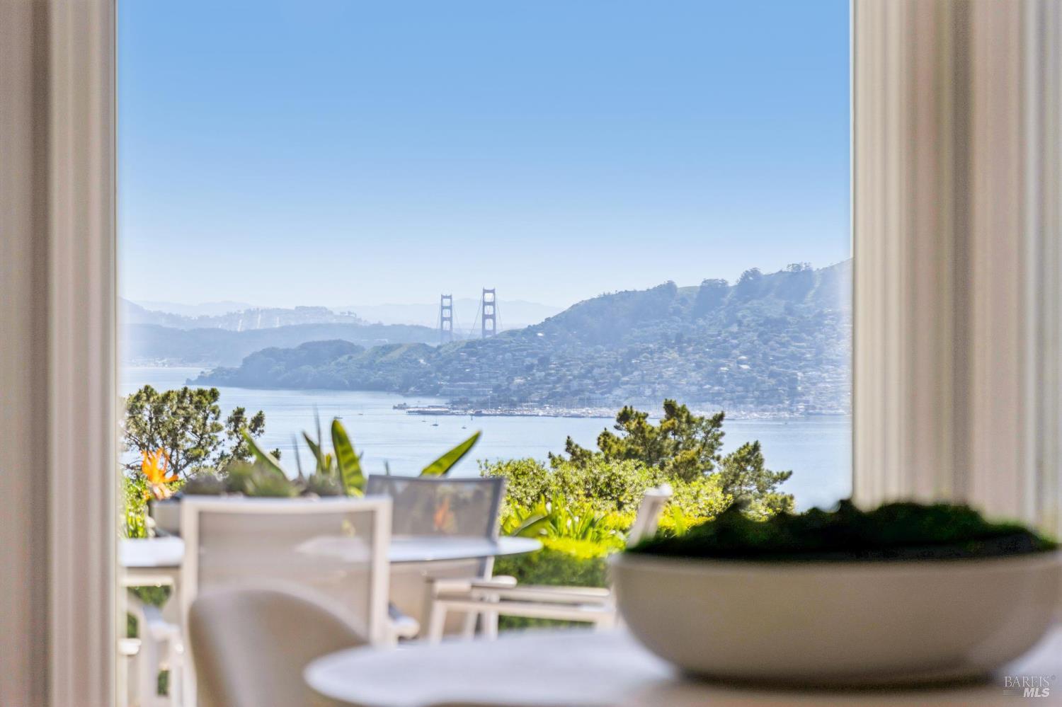 Detail Gallery Image 16 of 54 For 17 Tanfield Rd, Tiburon,  CA 94920 - 5 Beds | 5 Baths