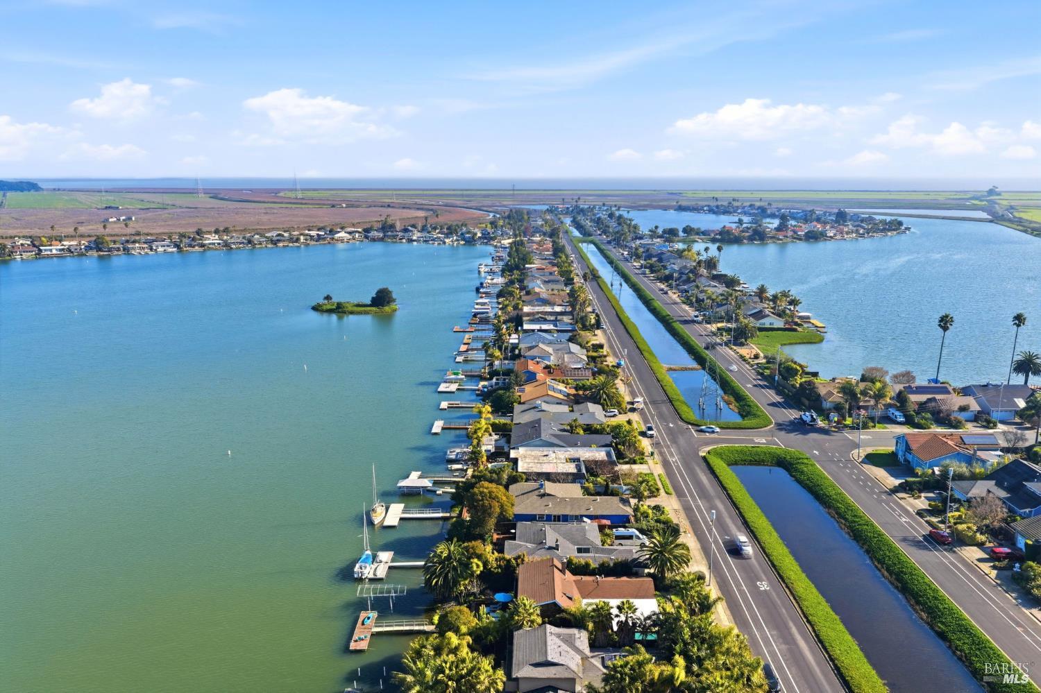 Detail Gallery Image 70 of 79 For 124 Montego Key, Novato,  CA 94949 - 4 Beds | 3 Baths