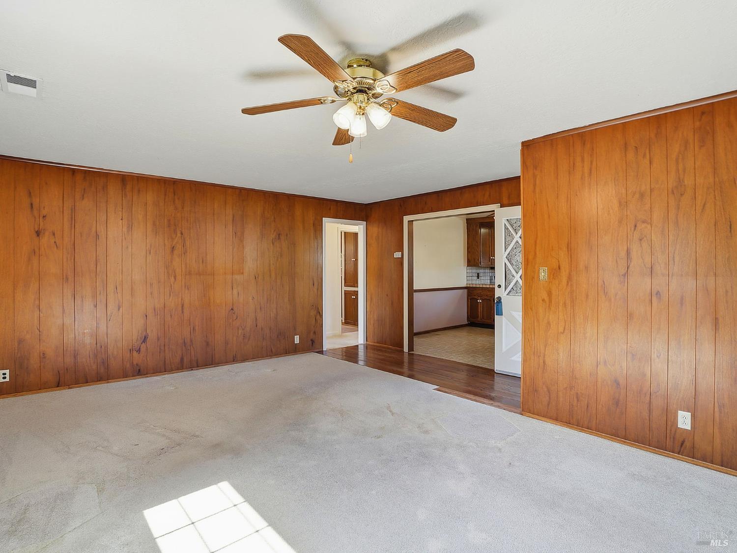 Detail Gallery Image 13 of 57 For 645 Speers Rd, Santa Rosa,  CA 95409 - 3 Beds | 2/1 Baths